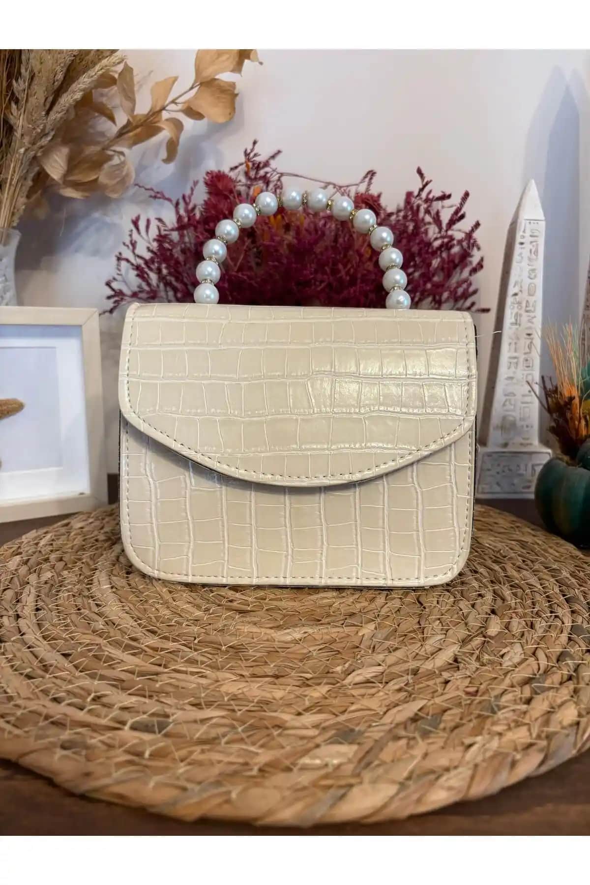 ASNUR BUTİK Kadın Krem Incili ve Zincirli Omuz ve El Çantası Günlük ve Davet Şıklığı İçin Uygun