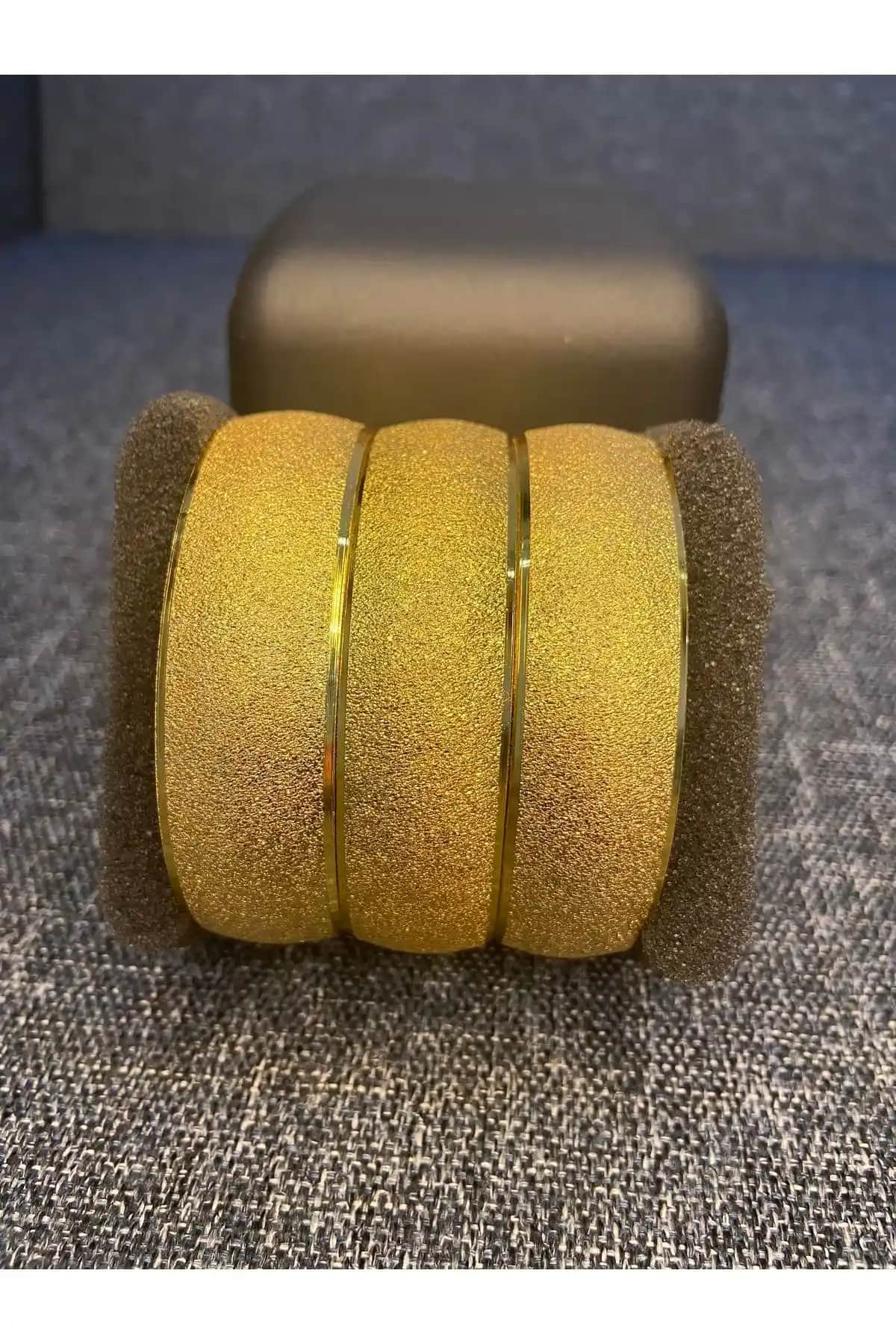 Atalay Gold İmitasyon Üçlü Bilezik Seti Şıklık ve Zarafetin Modern Yansıması