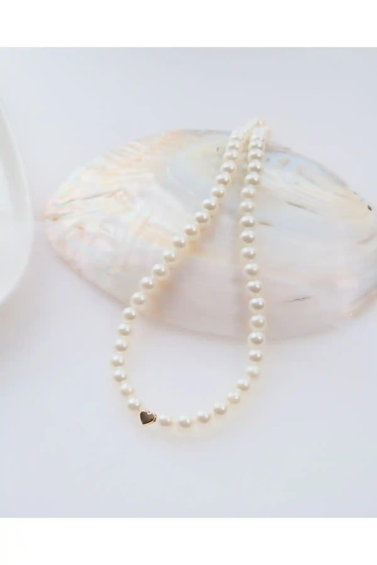 AURRARİ Mini Kalpli Kolye: Zarif ve Anlamlı Altın Kaplama Takı Seçenekleri