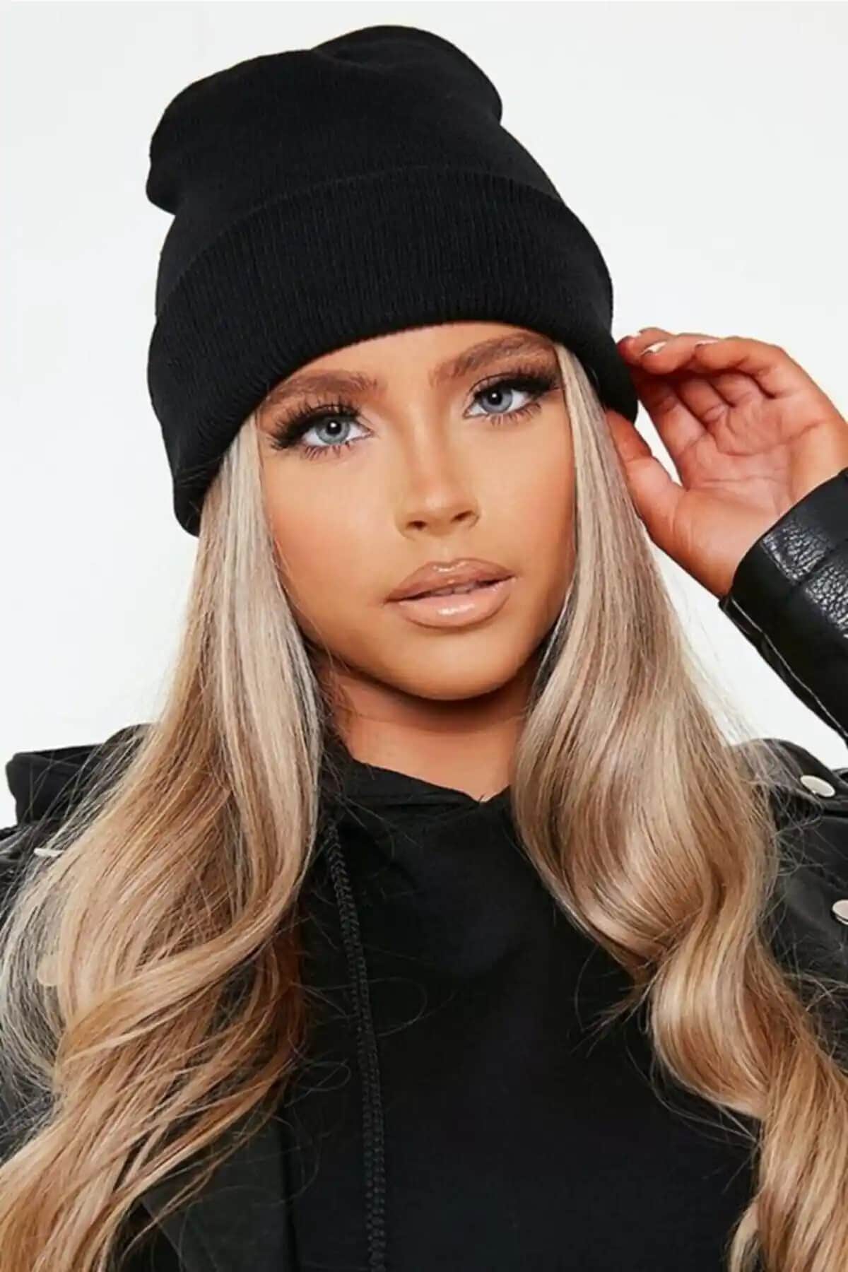 Axesoire 12835 Siyah Bere: Şıklık ve Konfor Sunan Kış Aksesuarı