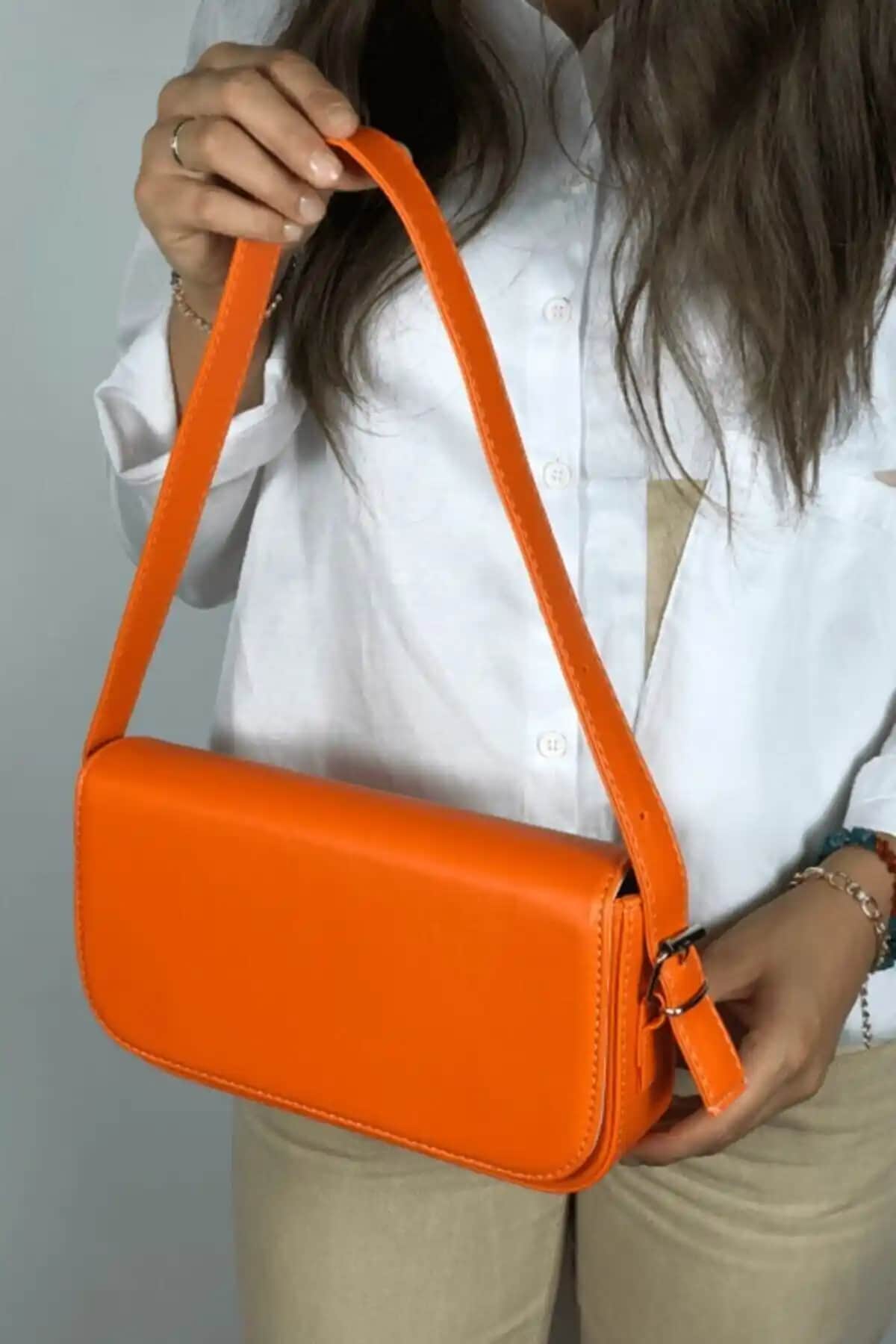 Bag&more Kan Turuncu Omuz Çanta: Şık ve Kullanışlı Modern Tasarım Çanta