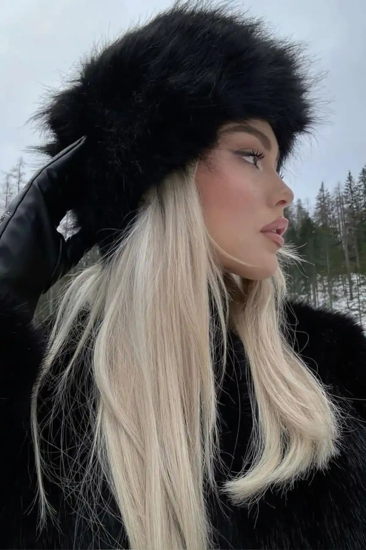 BAHELS Trend Siyah Peluş Kürk Kalpak Şapka: Şıklık ve Konfor Sunan Modern Kış Aksesuarı