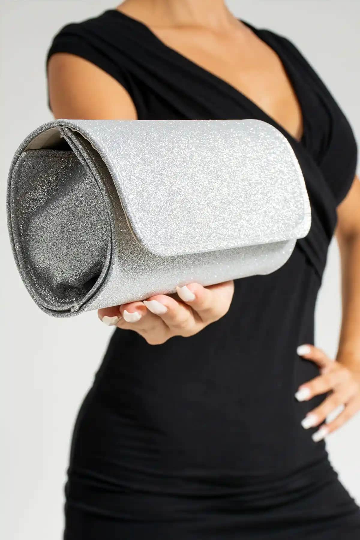 Bibags Kadın Simli Silver Mini Portföy Abiye Çanta Şık ve Pratik Kullanım Özellikleri