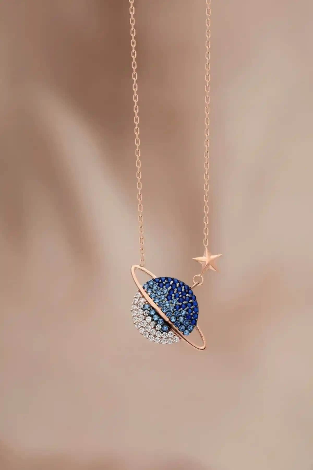 Bilsen Store Kadın 925 Ayar Gümüş Zincirli Rose Kaplama Gezegen Model Kolye