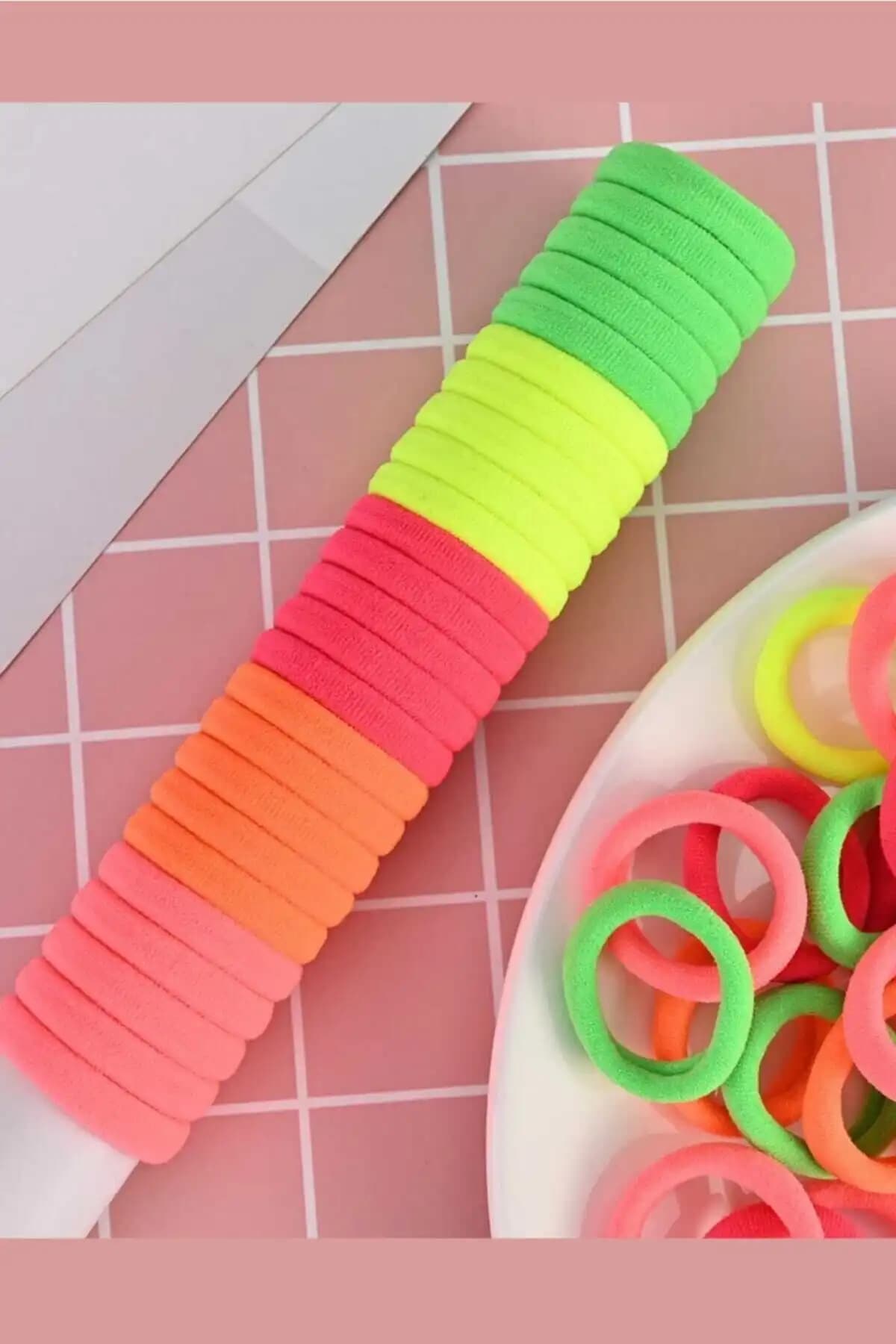 C&E Design Kadın 50'li Canlı Renkli Lastik Toka Seti: Şık ve Pratik Saç Aksesuarları
