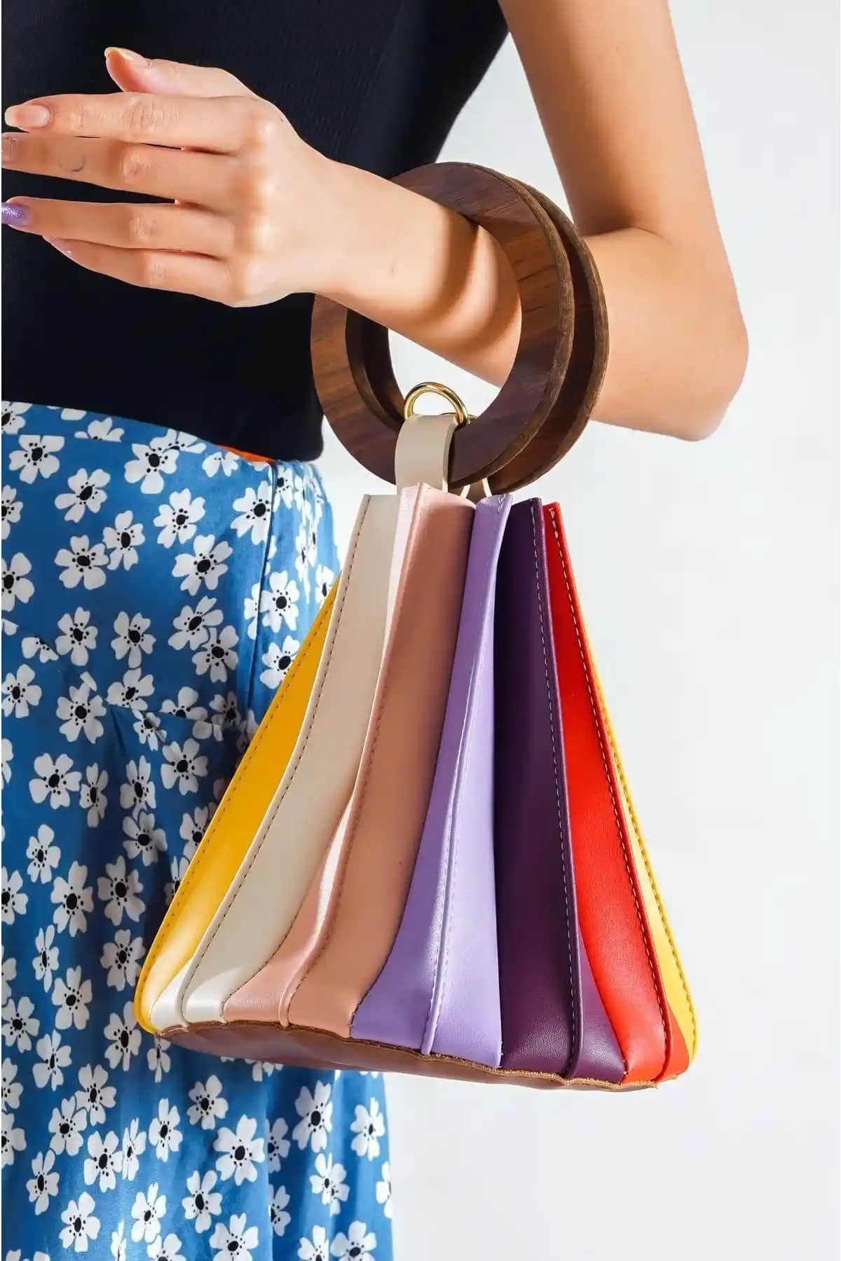 Capone Osaka Multi 2 Kadın Çanta: Şık, Dayanıklı ve Pratik Günlük Aksesuar