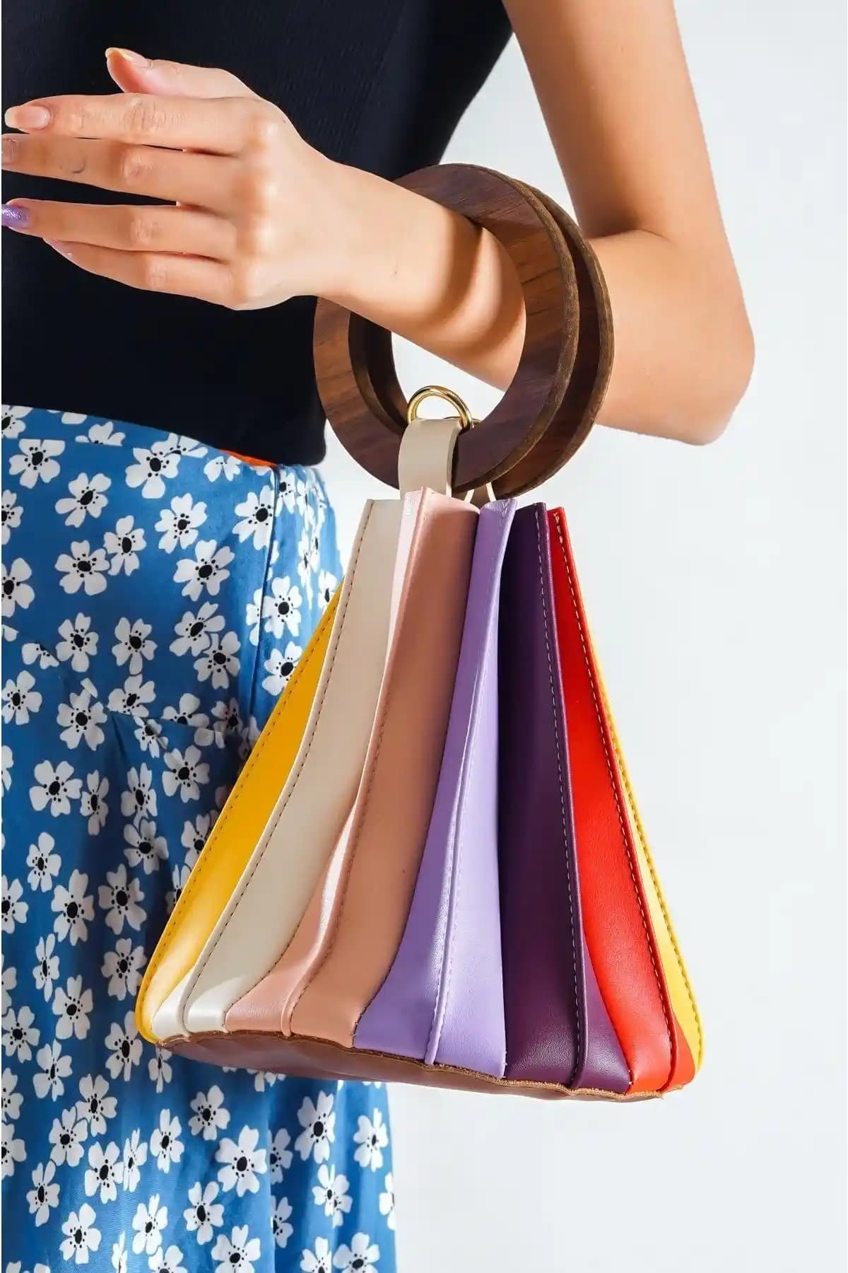 Capone Osaka Multi 2 Kadın Çanta: Şık, Dayanıklı ve Pratik Günlük Aksesuar