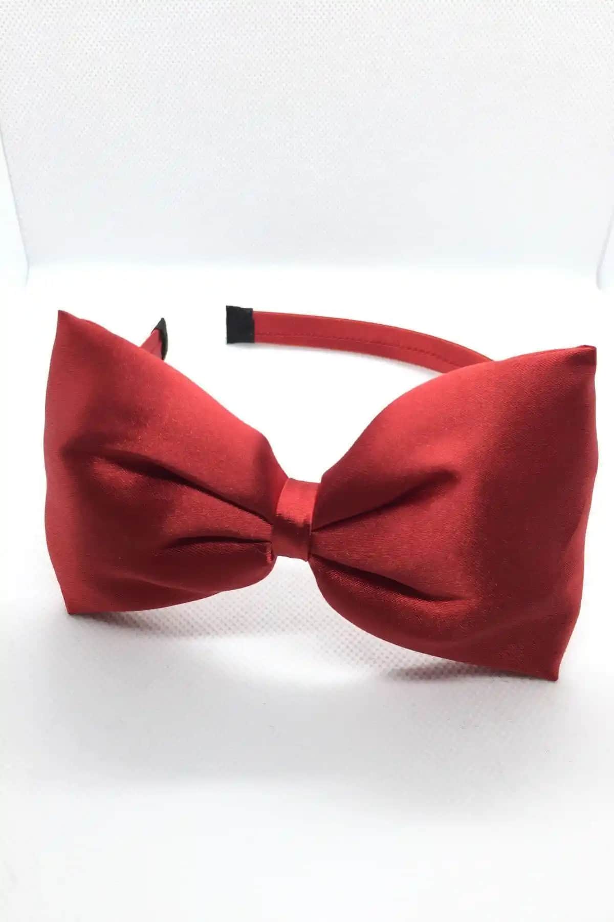 Çınar Aksesuar Hamile ve Lohusa Tacı: Şıklık ve Konforu Bir Arada Sunan Kırmızı Tasarım