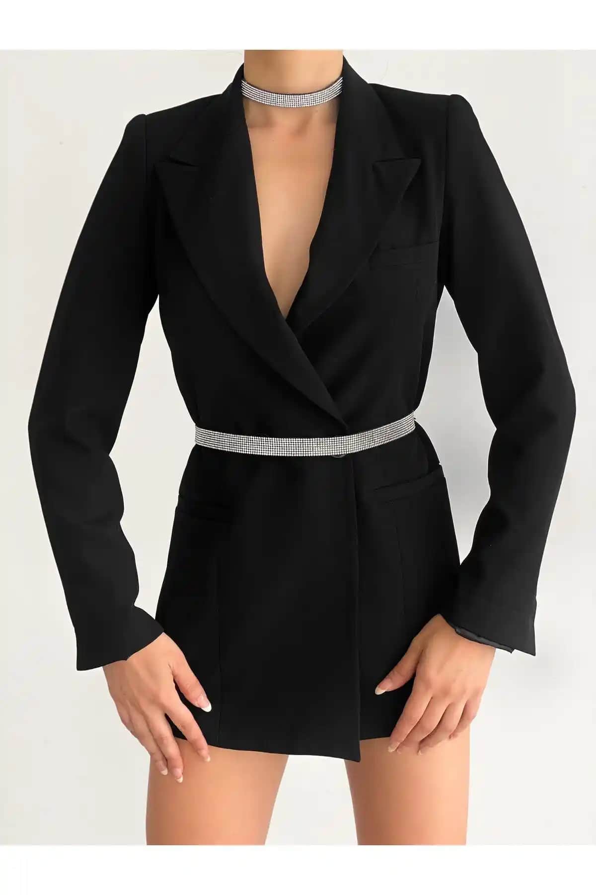 Coaksco Kristal Taş Detaylı Zincirli Bel Kemeri: Şıklık ve Fonksiyonellik Bir Arada