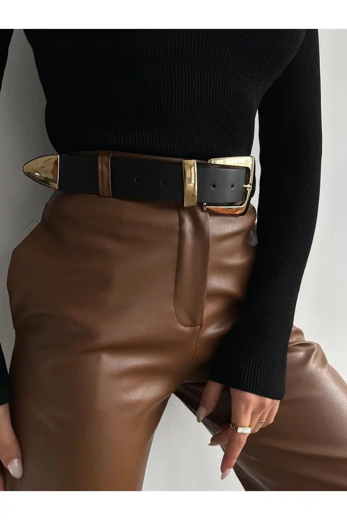 Coaksco Uçlu Gold Detay Siyah Kemer - Modern ve Şık Tasarım, Günlük ve Özel Kullanım