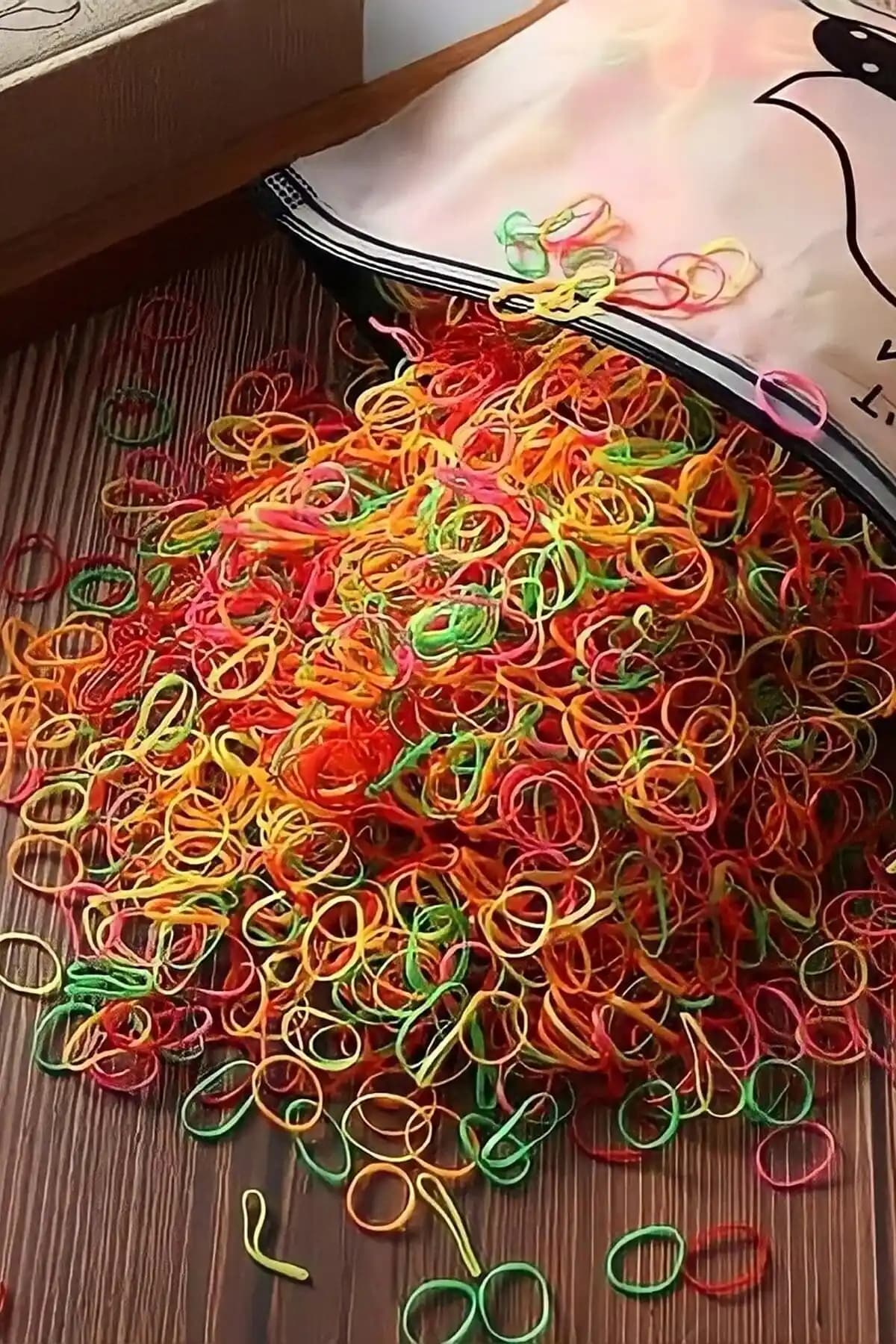 Çocuklar ve gençler için dayanıklı, renkli ve fosforlu saç lastiği seti