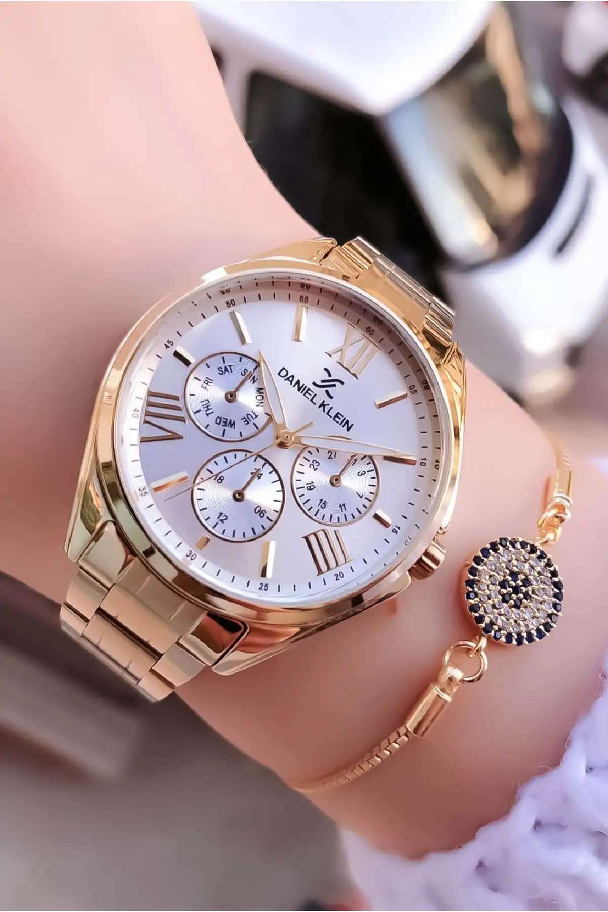 Daniel Klein Kadın Kol Saati: Zarif Tasarım ve Dayanıklılık Bir Arada