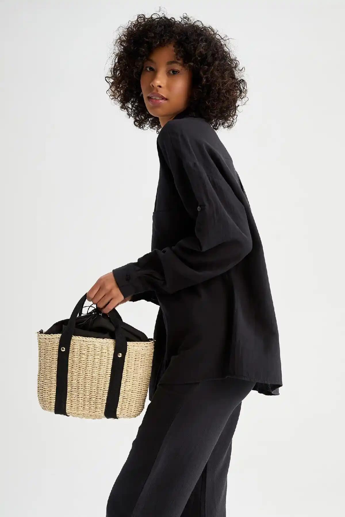 DeFacto Kadın Hasır Çapraz Çanta W7282AZNS: Şık ve Fonksiyonel Günlük Aksesuar