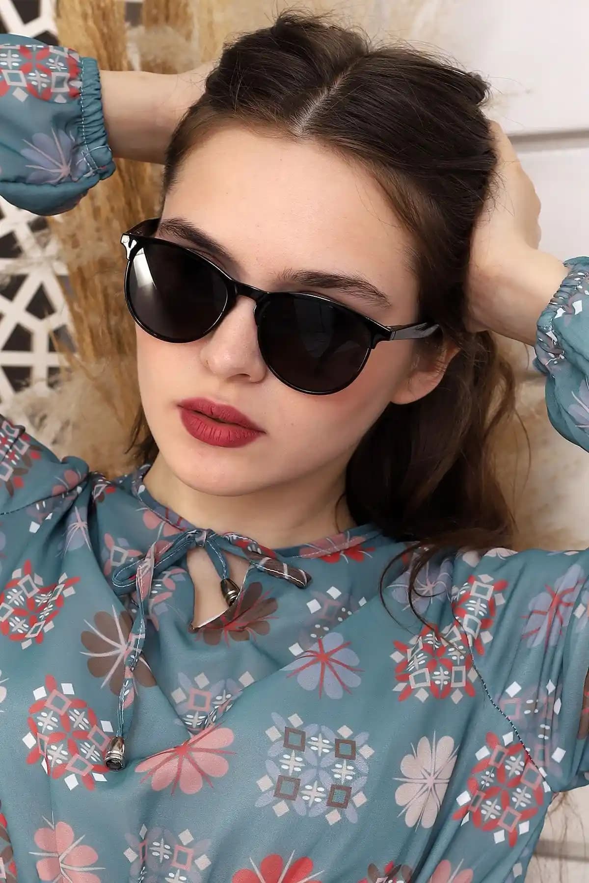 Della Pianto Tamela Siyah Unisex Güneş Gözlüğü Şık ve Fonksiyonel Tasarım