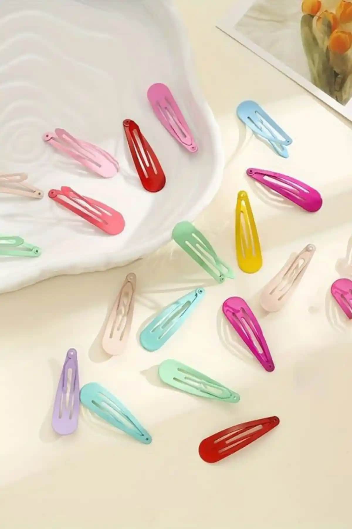 Diloshtrend 12 Adet Çıt Çıt Toka Seti: Renkli ve Dayanıklı Saç Aksesuarları