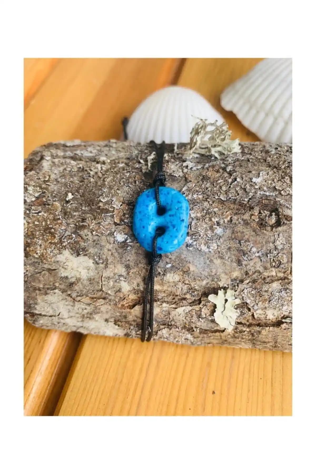 Doğal Taşlarla Tasarlanmış Siyah Nazar Boncuklu Bileklik Detayları ve Kullanım Avantajları