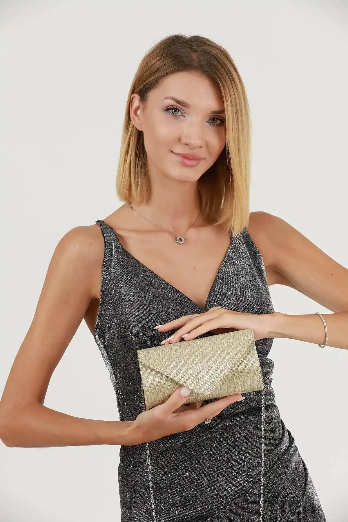 Efnanstore Altın Çizgili Çupra Abiye Çanta Şık ve Dayanıklı Gece Aksesuarı