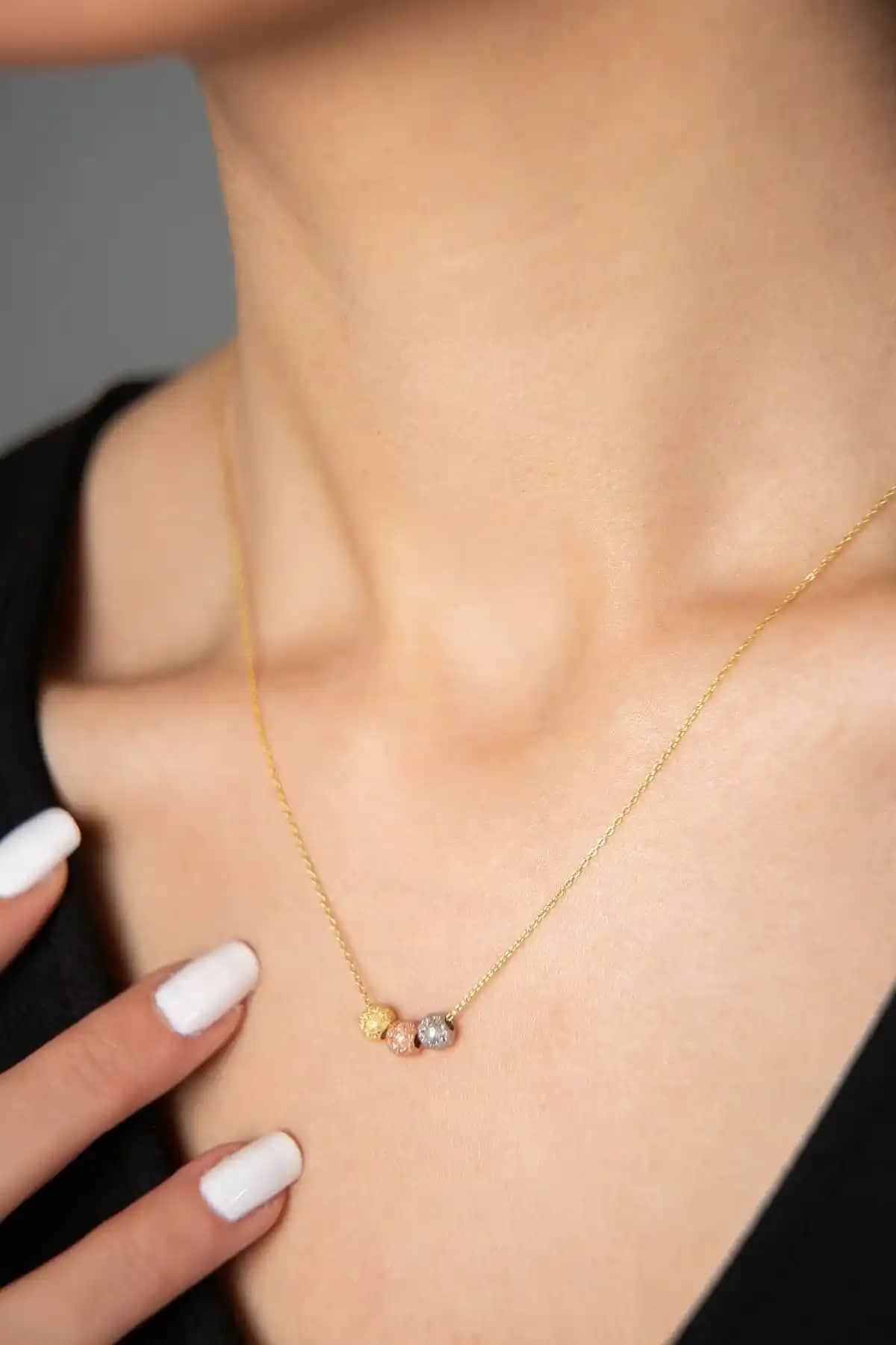 Elika Silver 925 Ayar Gümüş Renkli Boncuk Detaylı Kadın Kolye - Zarif ve Modern Tasarım