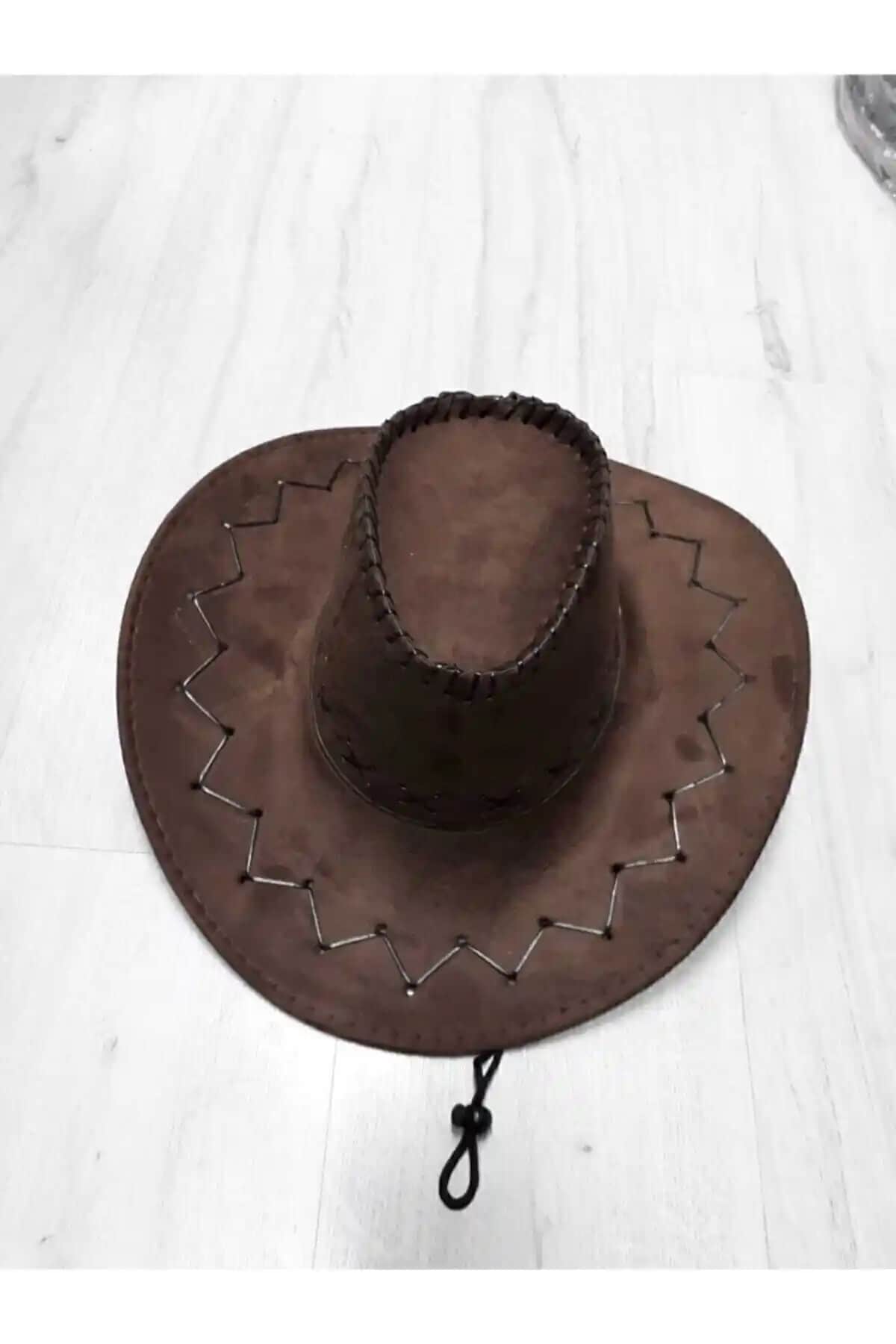 Emirteks Süet Kovboy Şapka: Modern Tasarım ve Konfor Sunan Hafif Yazlık Aksesuar