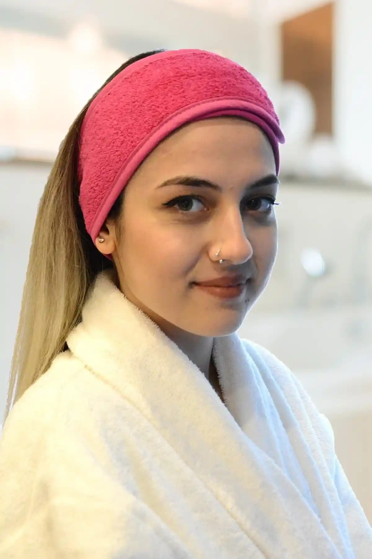 Esdense Pembe Havlu Saç Bandı ile Şıklık ve Fonksiyonellik Bir Arada
