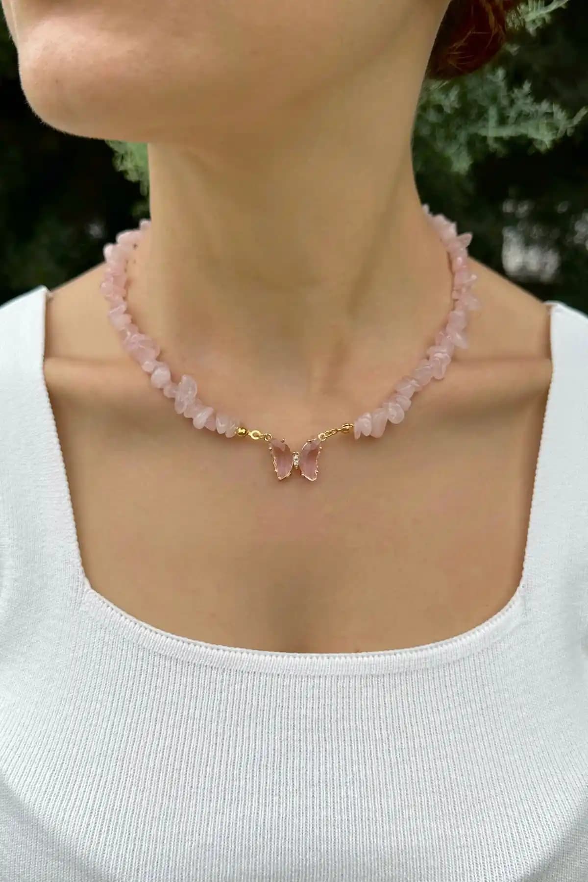 EST Aksesuar Doğal Kırık Pembe Kuvars Taşlı Cam Kelebek Kolye