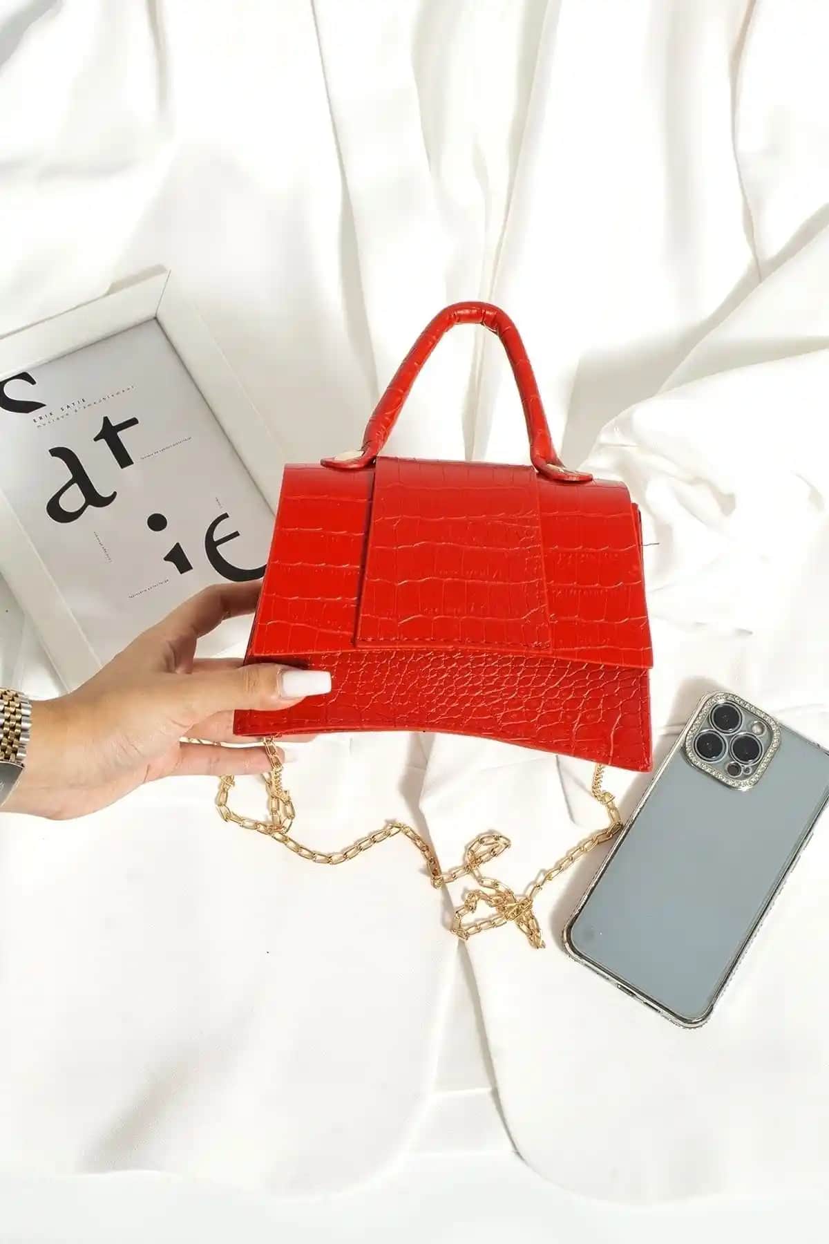 Estute Kadın Mini City Çanta: Şık ve Dayanıklı Suni Deri Tasarımıyla Günlük Kullanım için