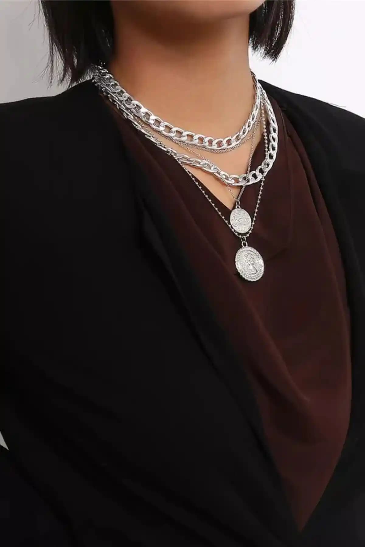 ESUSO Gümüş Kaplama Madalyon Zincir Kolye 4'lü Set Modern ve Zarif Tasarım