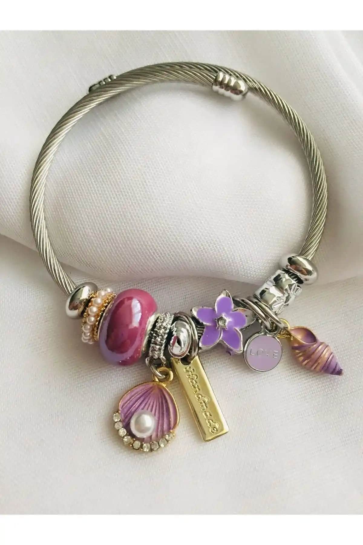 Eysa Çelik Model Charmlı Istiridyeli İnci Bileklik: Zarif ve Dayanıklı Tasarım Özellikleri