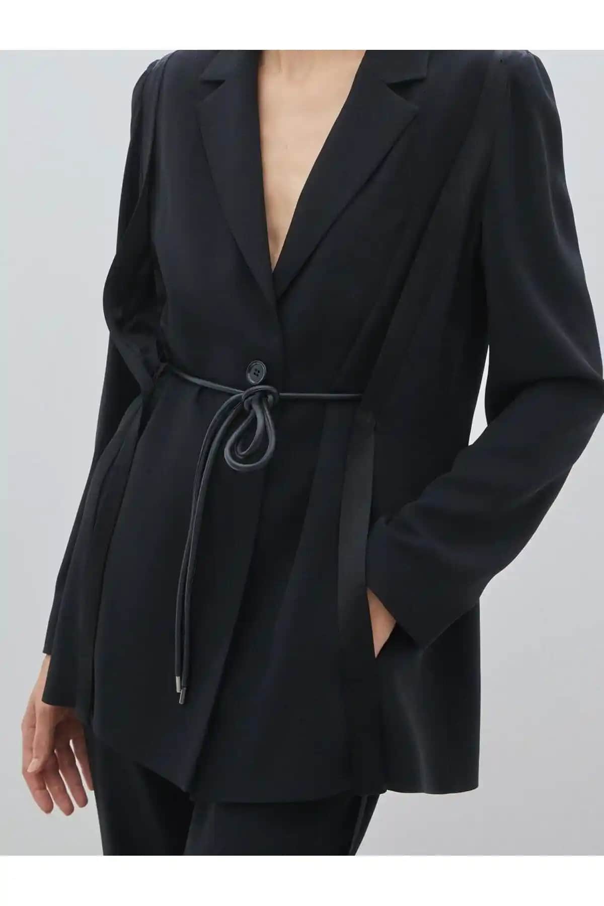 Fiori Düğüm Detaylı Kordon Kemer - Şıklık ve Fonksiyonelliğin Modern Bir Tasarımı