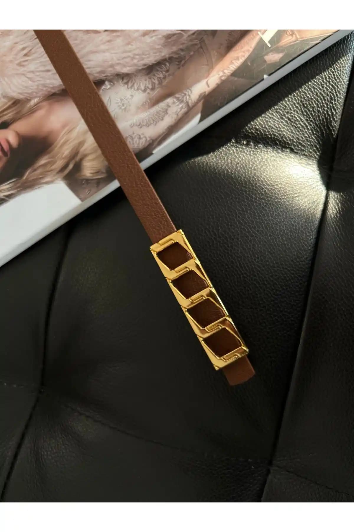 Fiori İnce Zincir Tokalı Kadın Kemer: Şıklık ve Dayanıklılığı Bir Arada Sunar