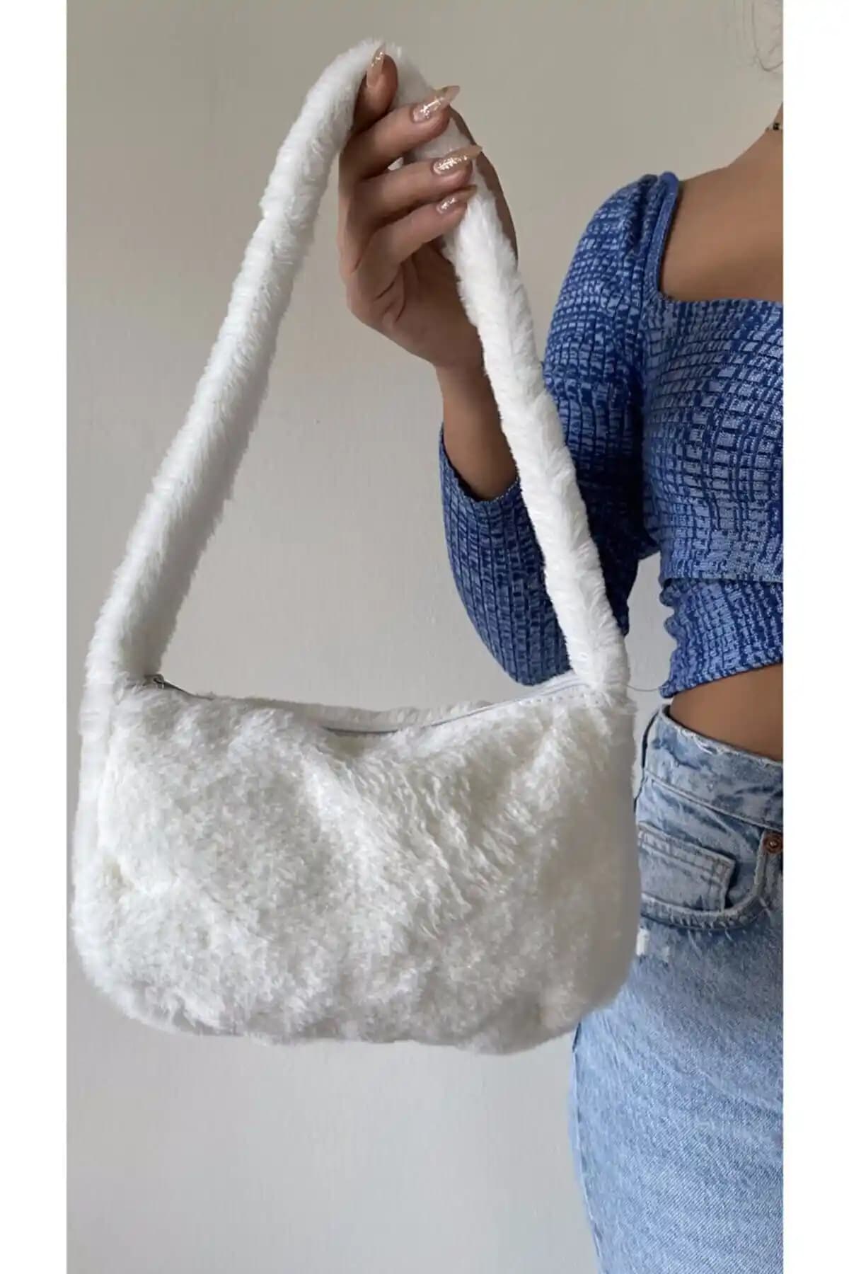 Genel Markalar Beyaz Peluş Tüylü Baget Çanta: Şık, Hafif ve Sürdürülebilir Günlük Aksesuar
