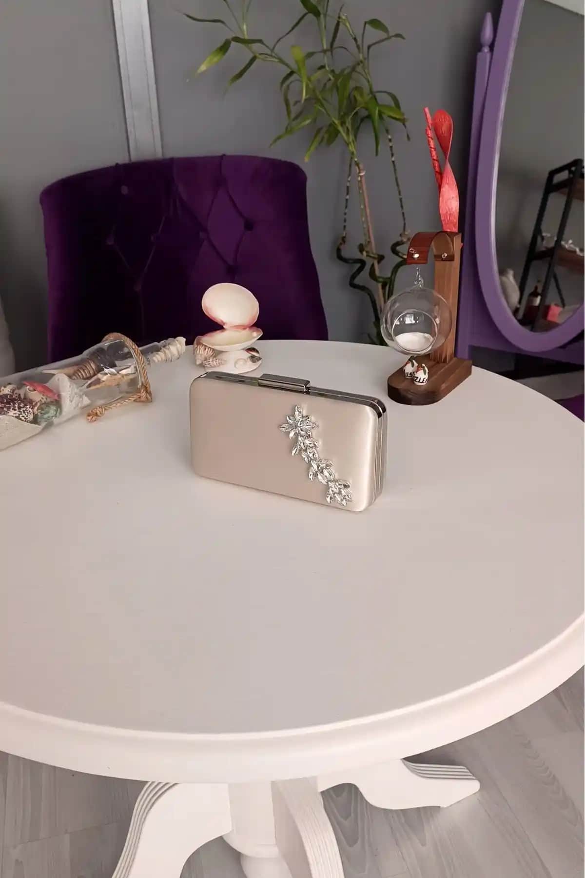 Genel Markalar Ten Saten Metal Kutu Kasa Yıldız Aksesuarlı Kadın Abiye Çanta