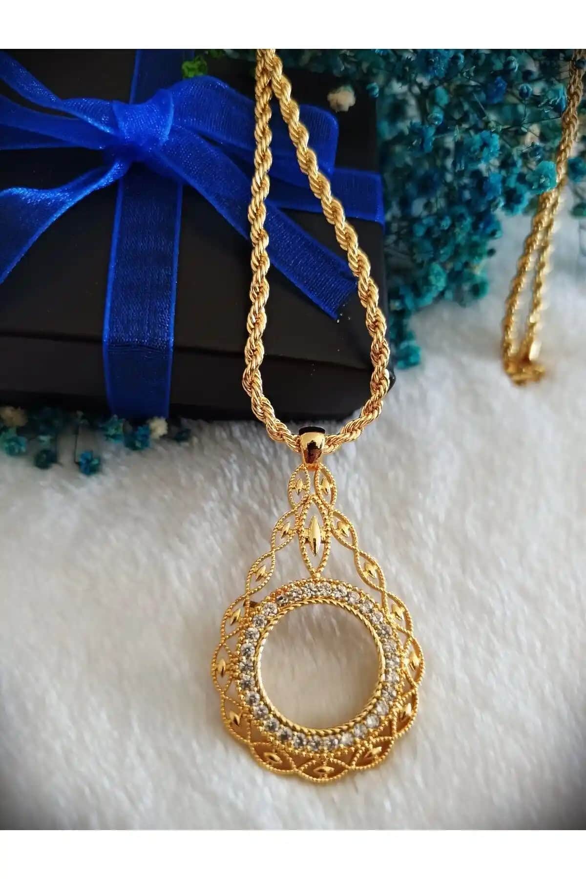 Grcstyle Çeyrekli Kolye: Zarif ve Şık Tasarımıyla Günlük ve Özel Kullanım İçin