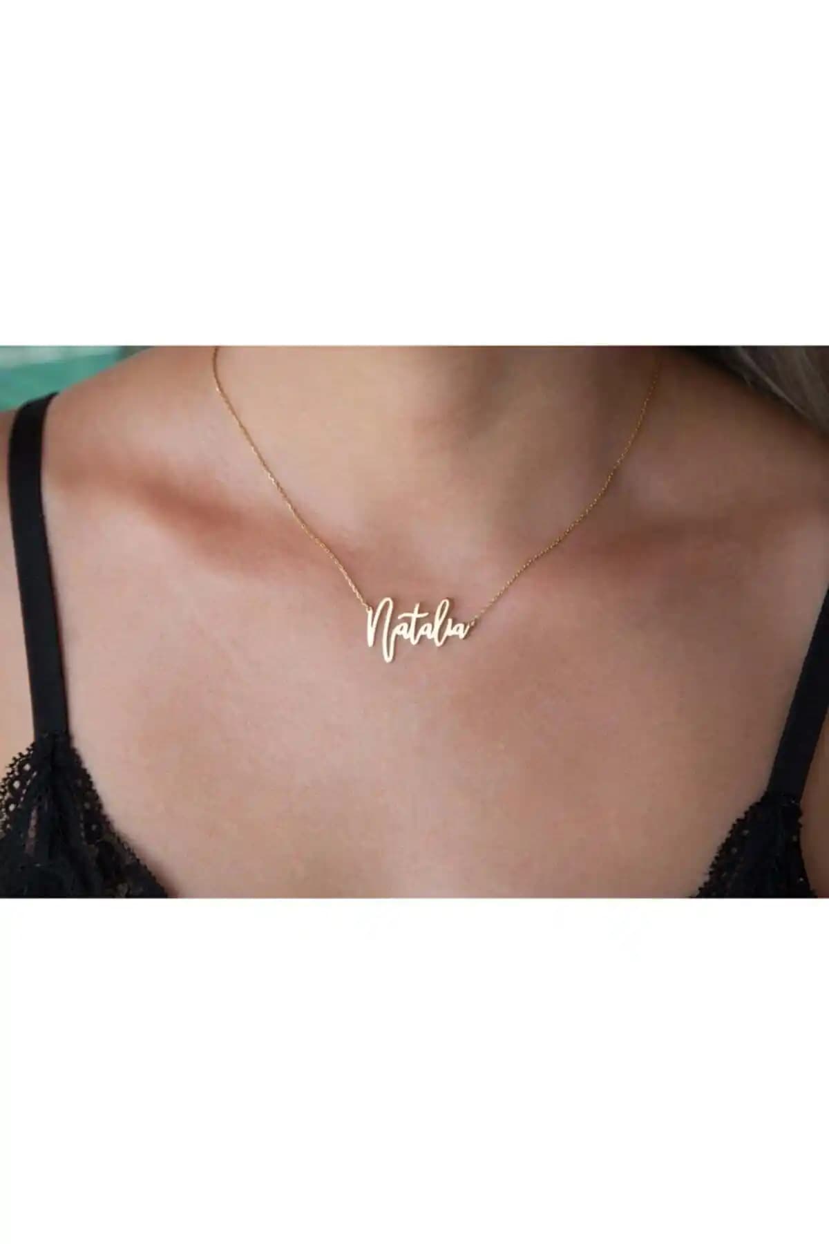 Gümüş El Yazısı ile İşimli Kolye: Zarif ve Kişiselleştirilebilir Takı Seçenekleri