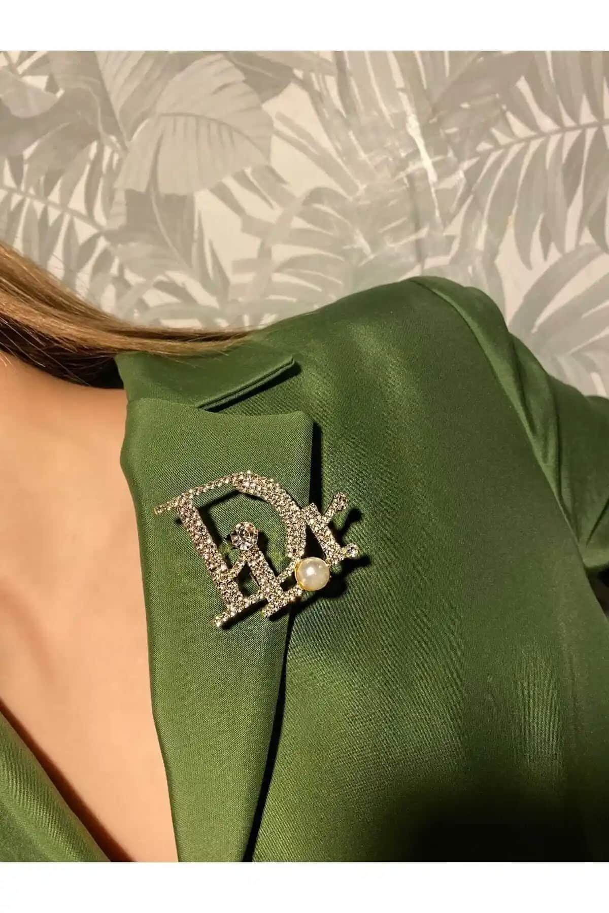 HİLLSCARF Model Broş: Modern ve Zarif Tasarımıyla Stilinizin Parçası Olur