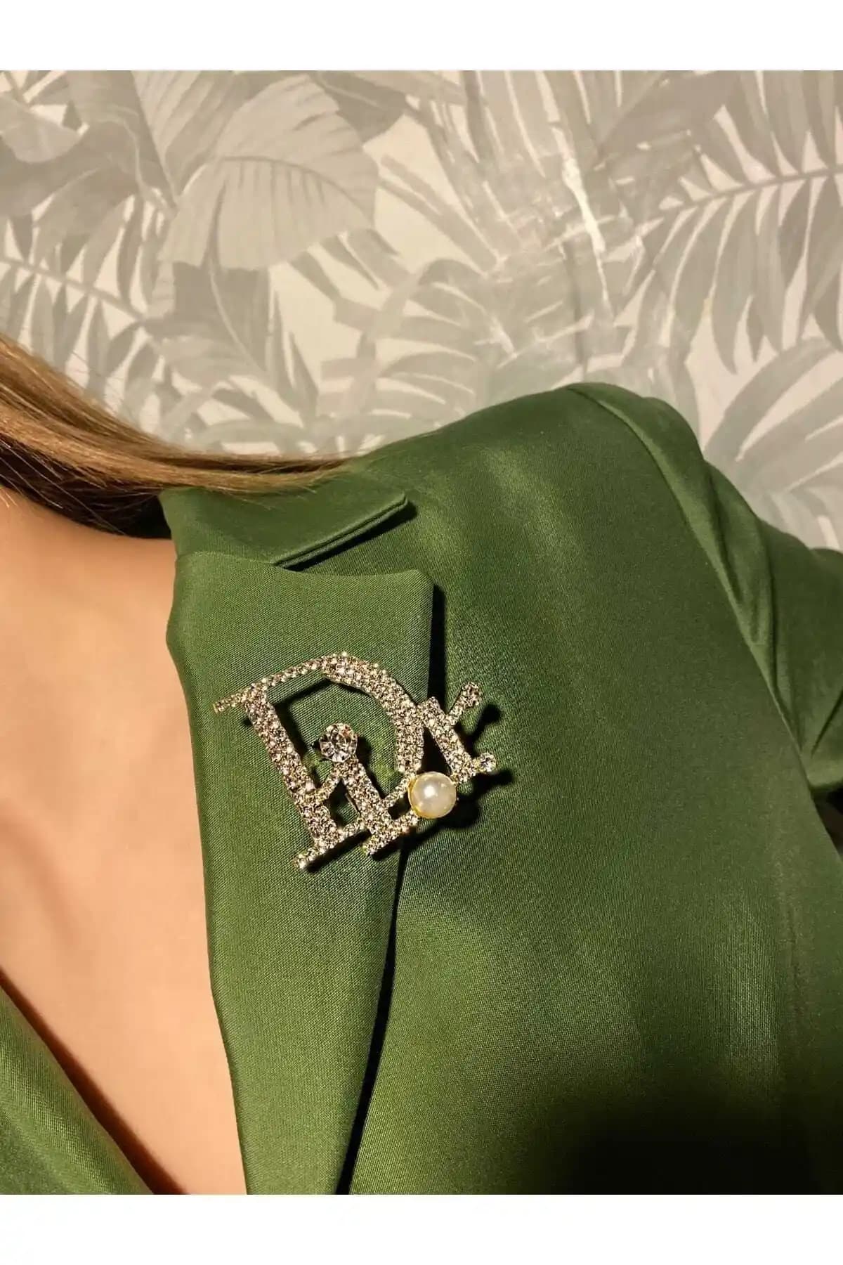 HİLLSCARF Model Broş: Modern ve Zarif Tasarımıyla Stilinizin Parçası Olur