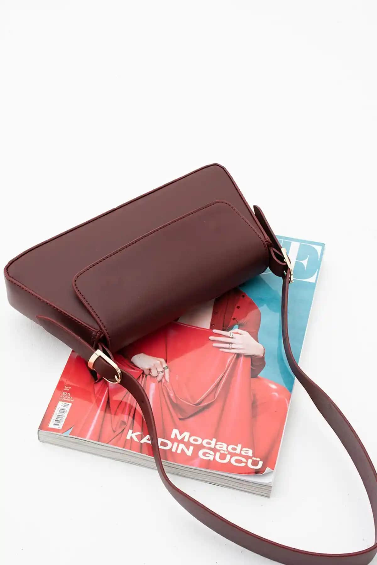 İAMBTŞY Lenabella Omuz Çantası: Şık ve Kullanışlı Modern Tasarım