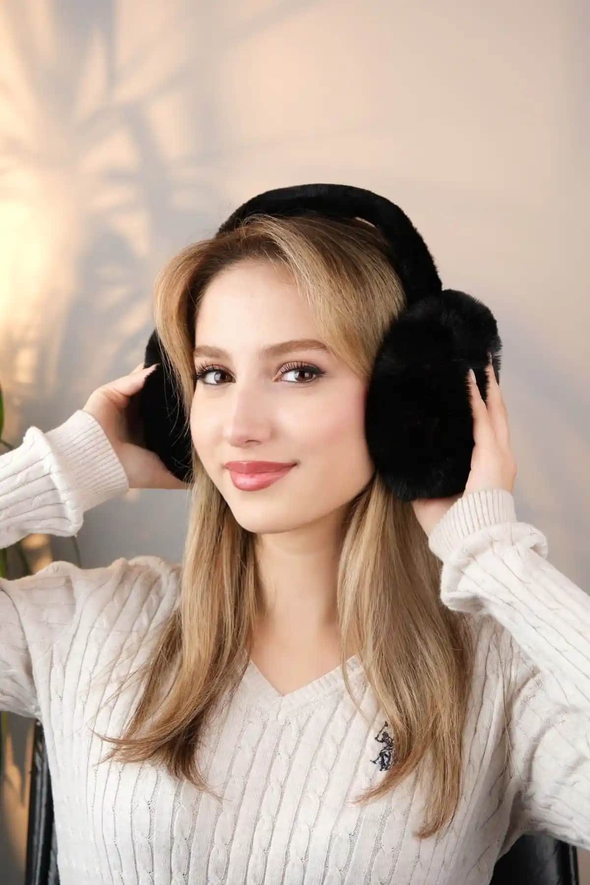 Jack Ferrero Soğuktan Koruyucu Soft Peluş Kulaklık Kış Ayları İçin Şık ve Kullanışlı