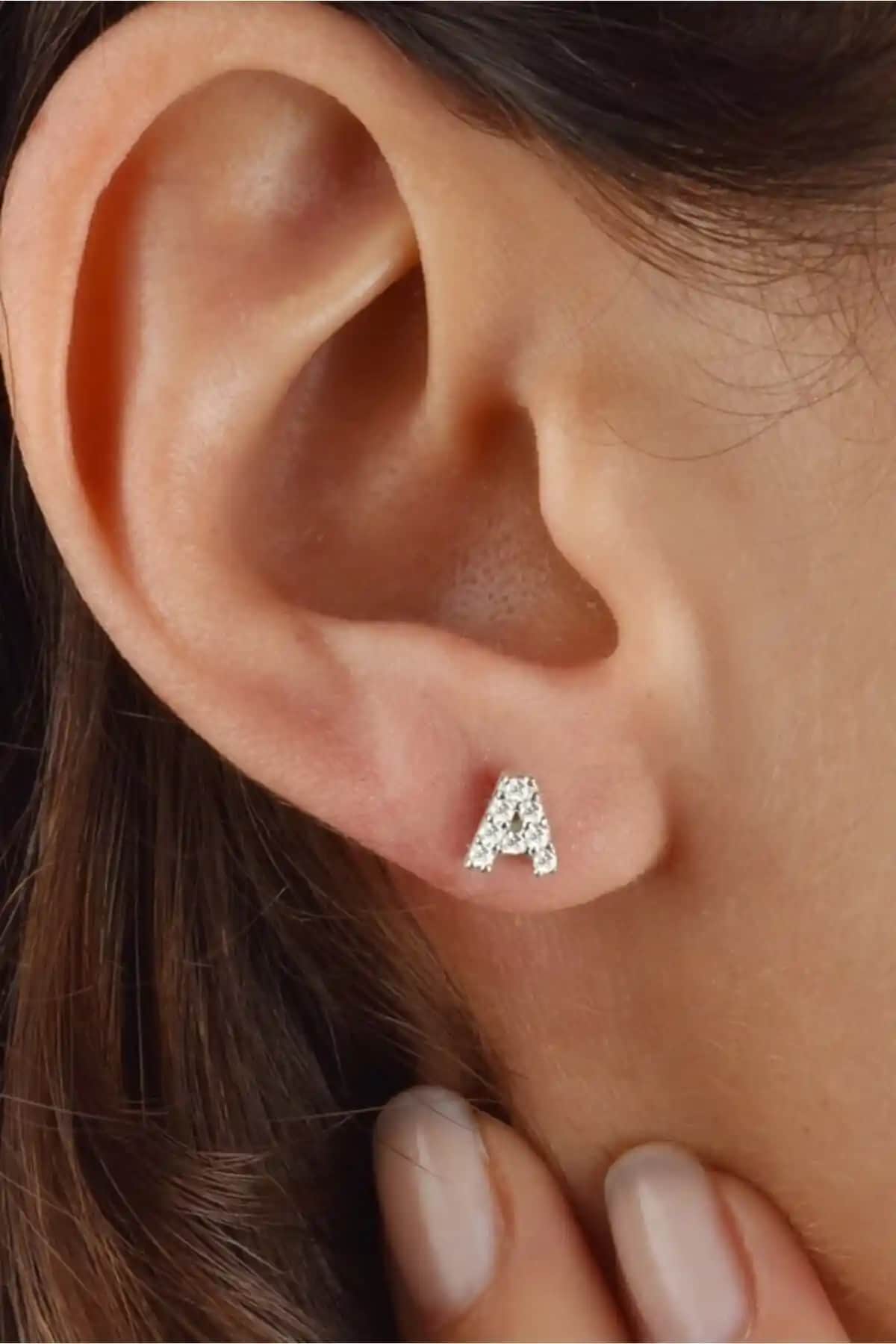 Jelux Silver A Harfli Gümüş Zirkon Taşlı Tekli Küpe, Zarif ve Dayanıklı Aksesuar