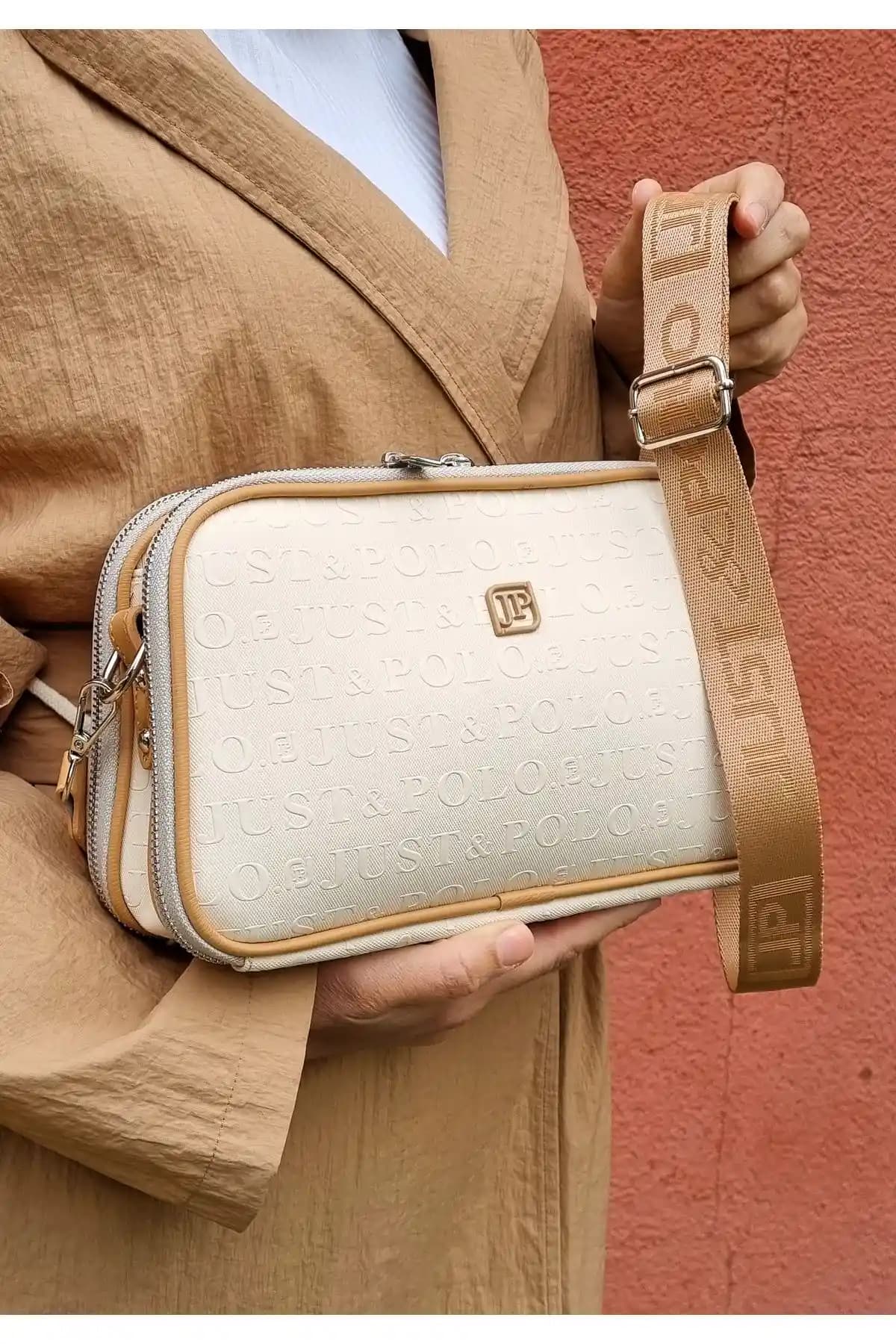 Just Polo'nun Krem Camel Çok Bölmeli Omuz Çantası Günlük Kullanım İçin Uygun