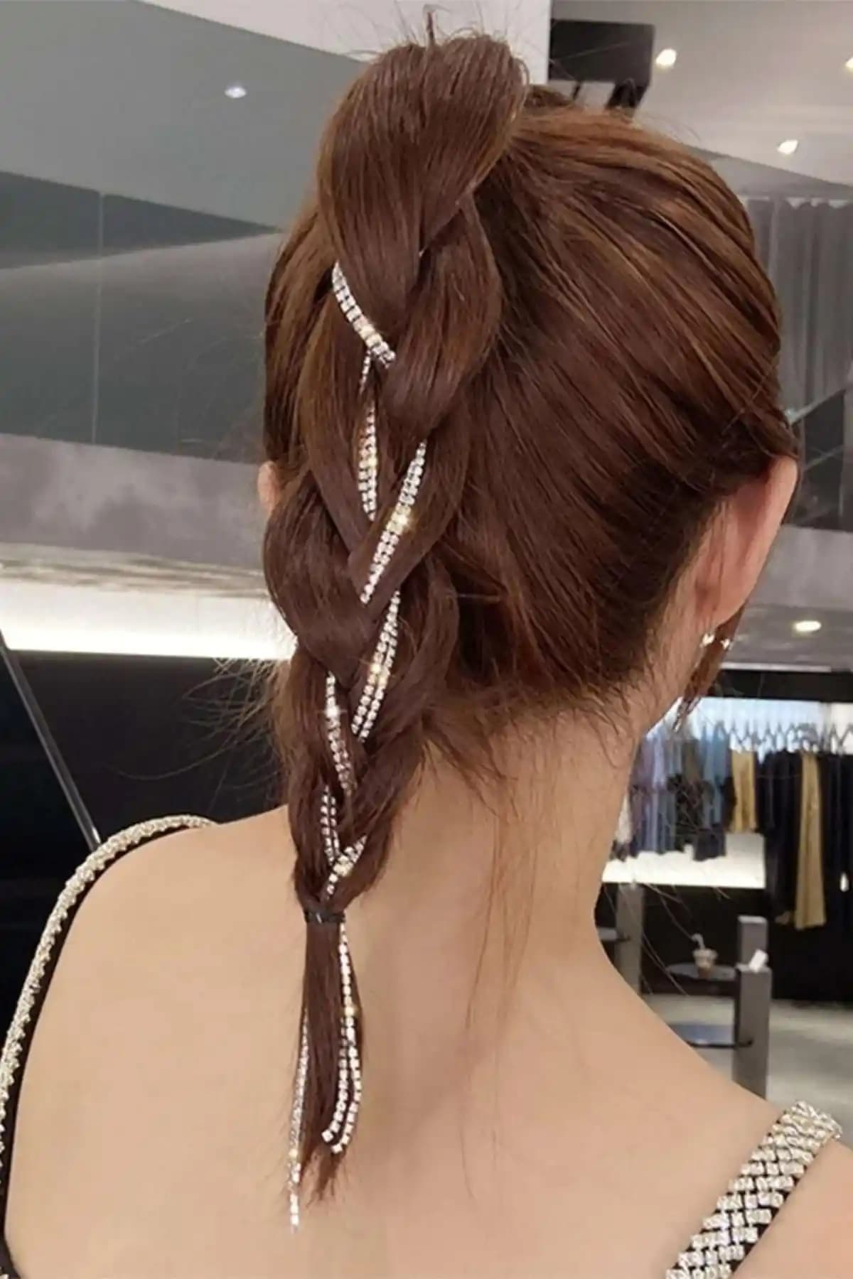 Kadın Kristal Taşlı Çıt Çıt Toka - Şıklık ve Pratiklik Sunan Zarif Aksesuar