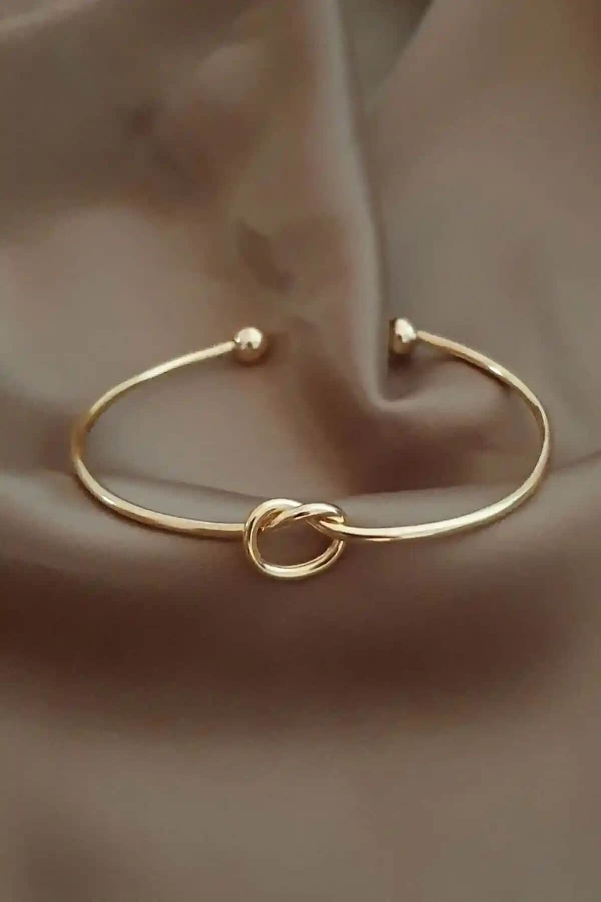 Kadınlar İçin Altın Kaplama Düğüm Bileklik: Şıklık ve Dayanıklılık Bir Arada