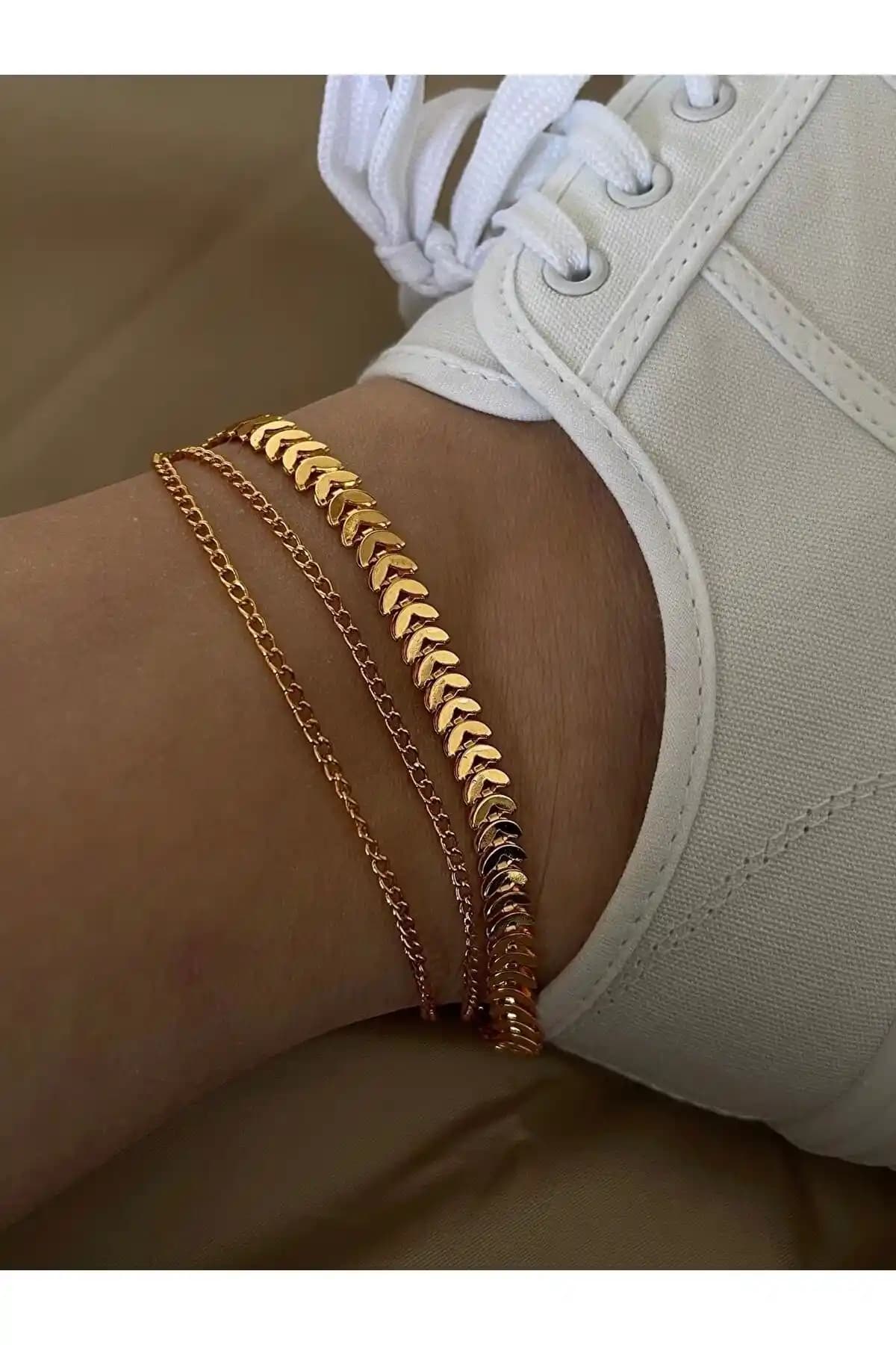 Kadınlar İçin Balıksırtı Model Çoklu Halhal: Şıklık ve Estetiği Bir Arada Sunar