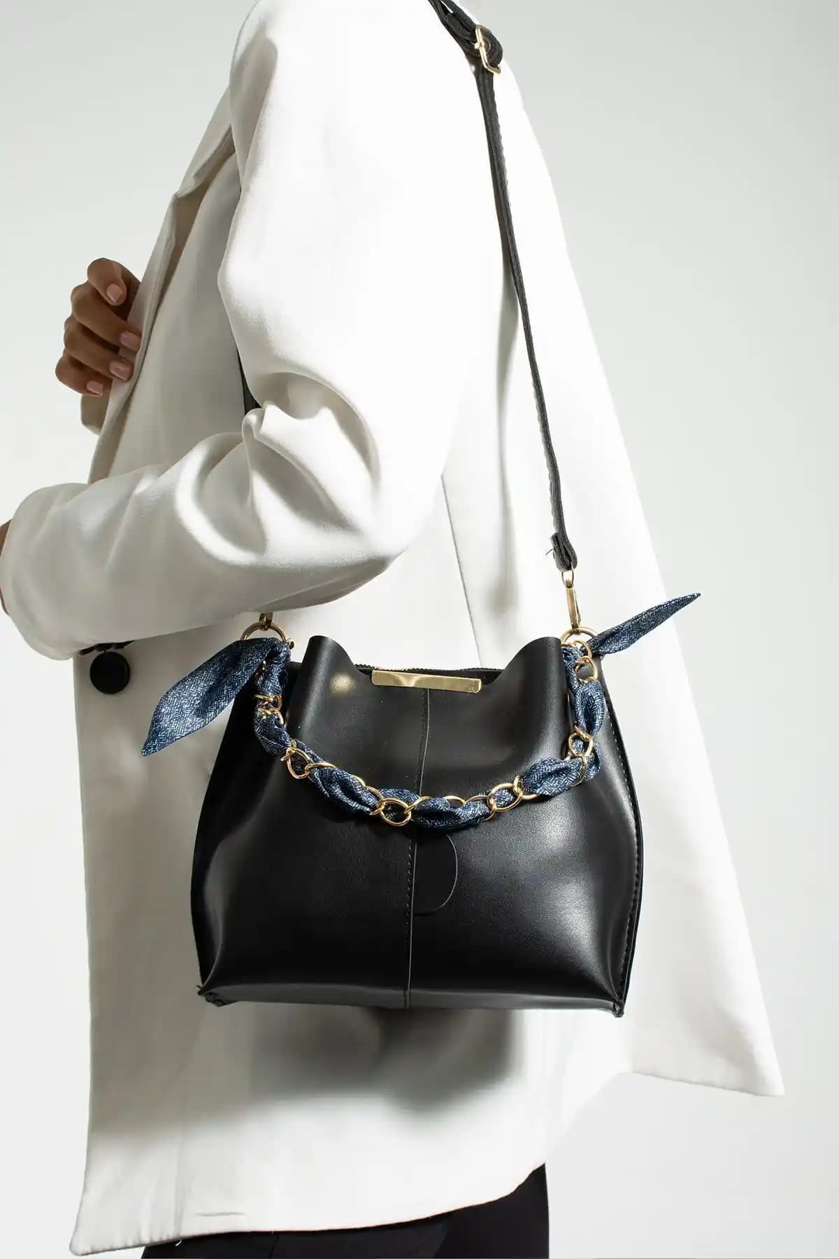 Kadınlar İçin Modern Fularlı Zincir Aksesuarlı Yumuşak Deri Çanta Özellikleri ve Kullanım İpuçları