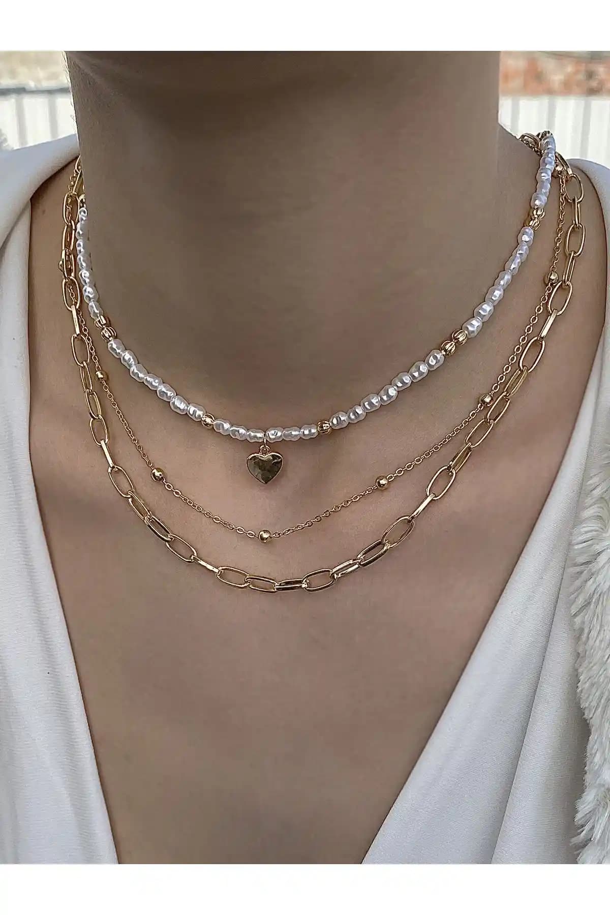 Kadınlar İçin Modern ve Şık 3'lü Altın Kombin Kolye Tasarımları