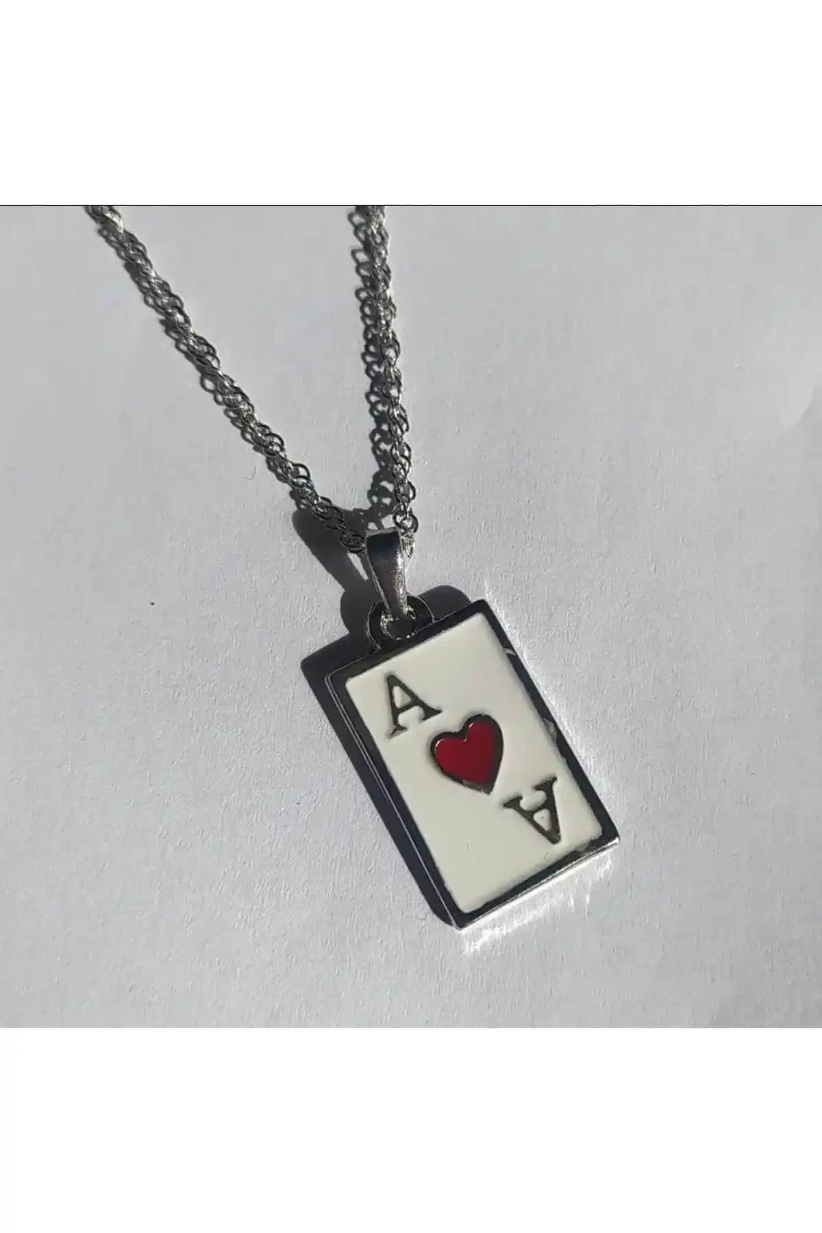 Kadınlar İçin Modern ve Zarif Gümüş Kaplama Dikdörtgen Plaka Kolye