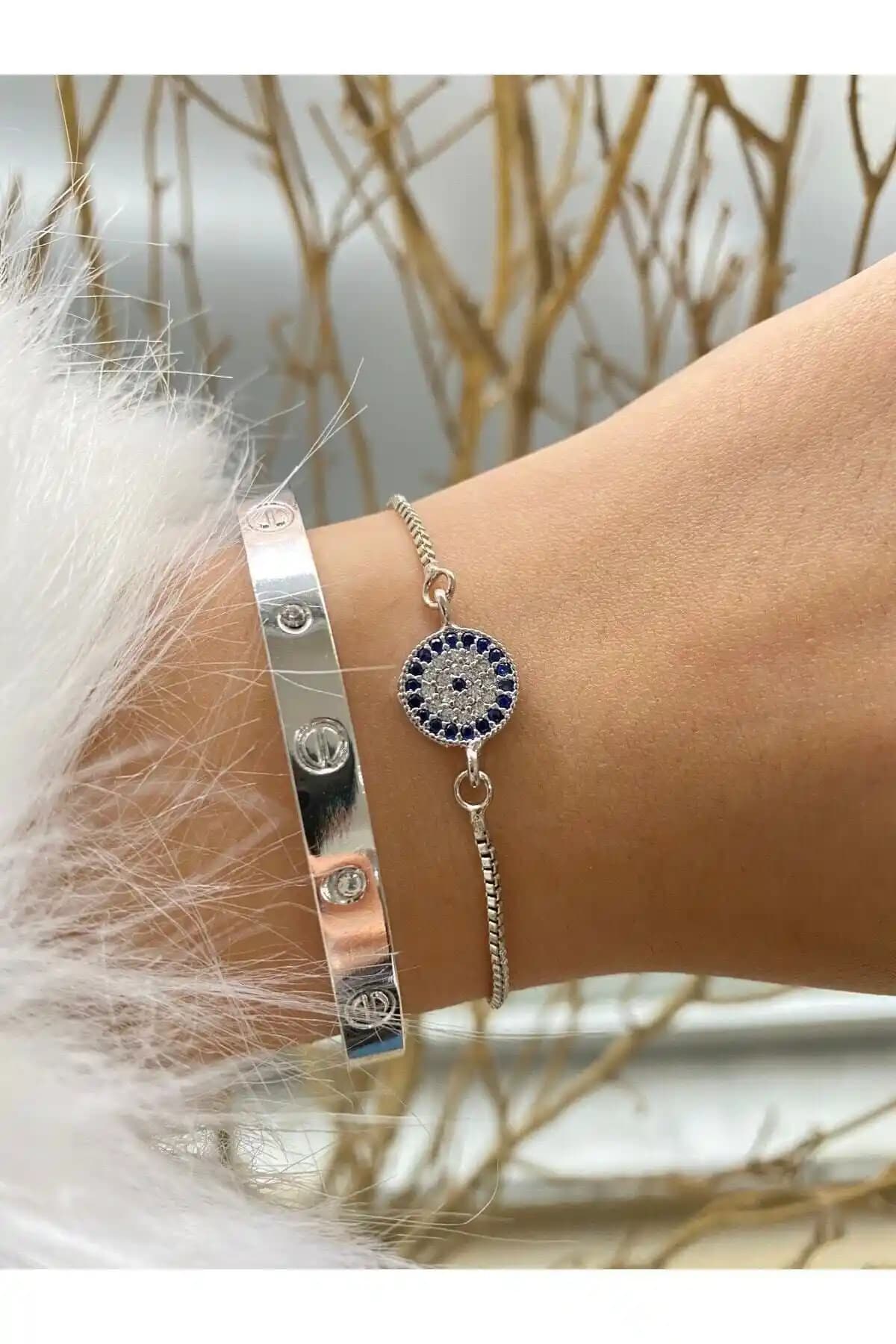 Kadınlar İçin Modern ve Zarif Gümüş Renkli Doğal Taşlı Bileklik Seti