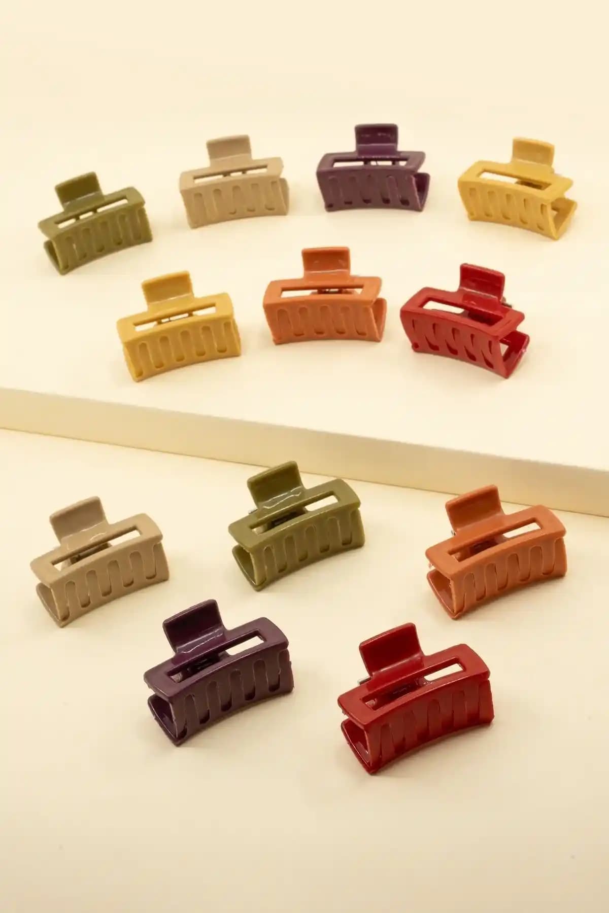 Kadınlar İçin Renkli ve Dayanıklı Orta Boy Mandal Toka Seti - Şıklık ve Pratiklik Bir Arada