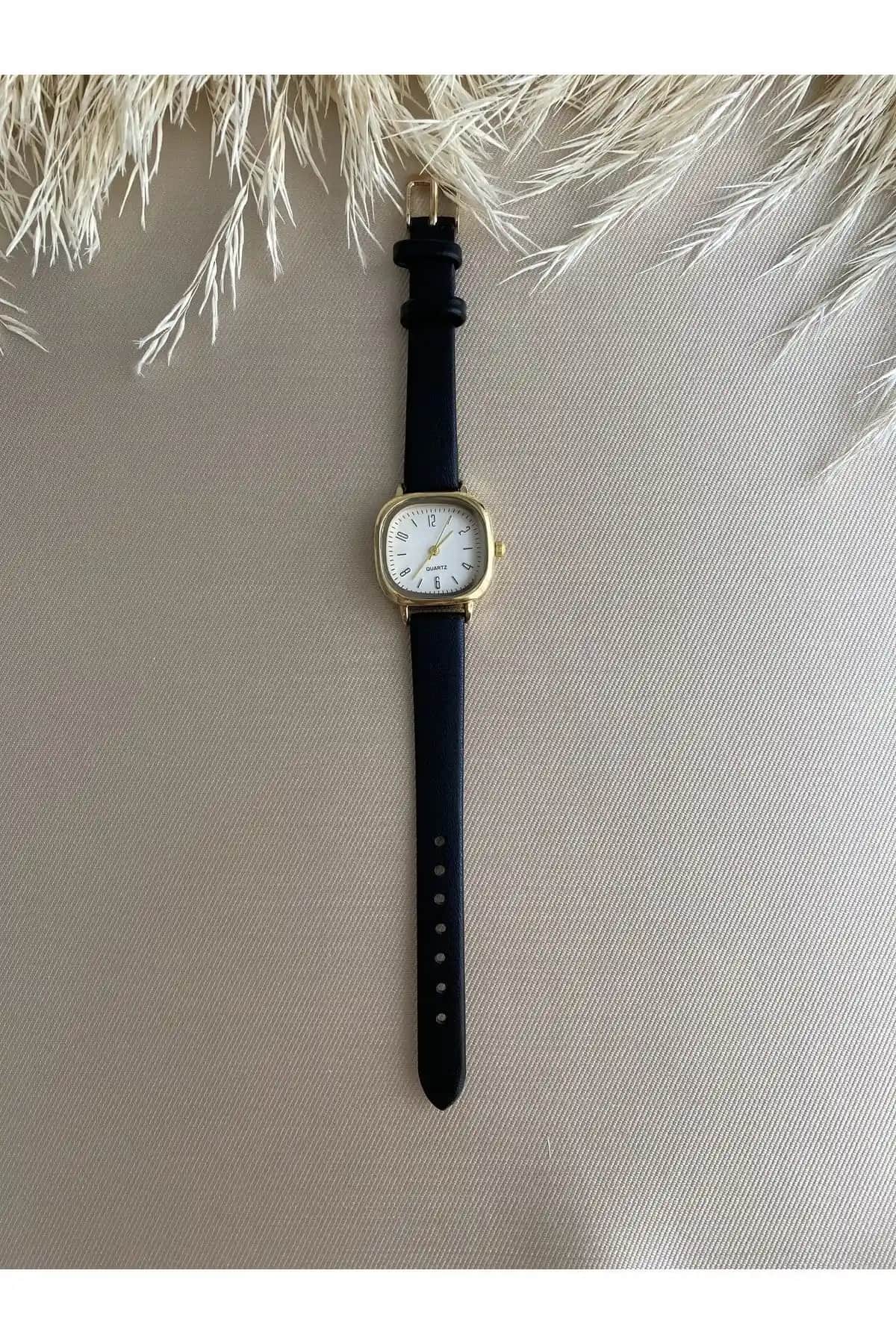 Kadınlar İçin Retro Vintage Deri Kordon Quartz Saatle Şıklığınızı Tamamlayın