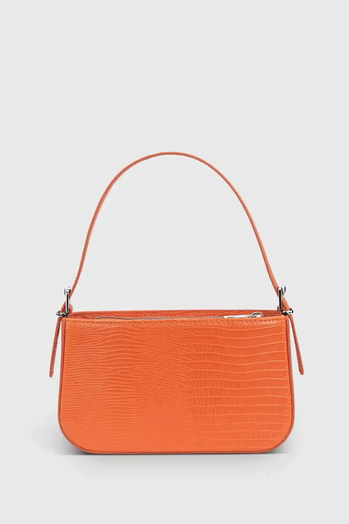 Kadınlar İçin Şık ve Dayanıklı Turuncu Baguette Çanta Ürün İncelemesi